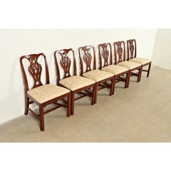 Baker Furniture ensemble de six chaises de salle à manger géorgiennes en acajou sculpté