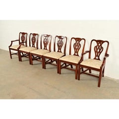 Baker Furniture ensemble de six chaises de salle à manger géorgiennes en acajou sculpté