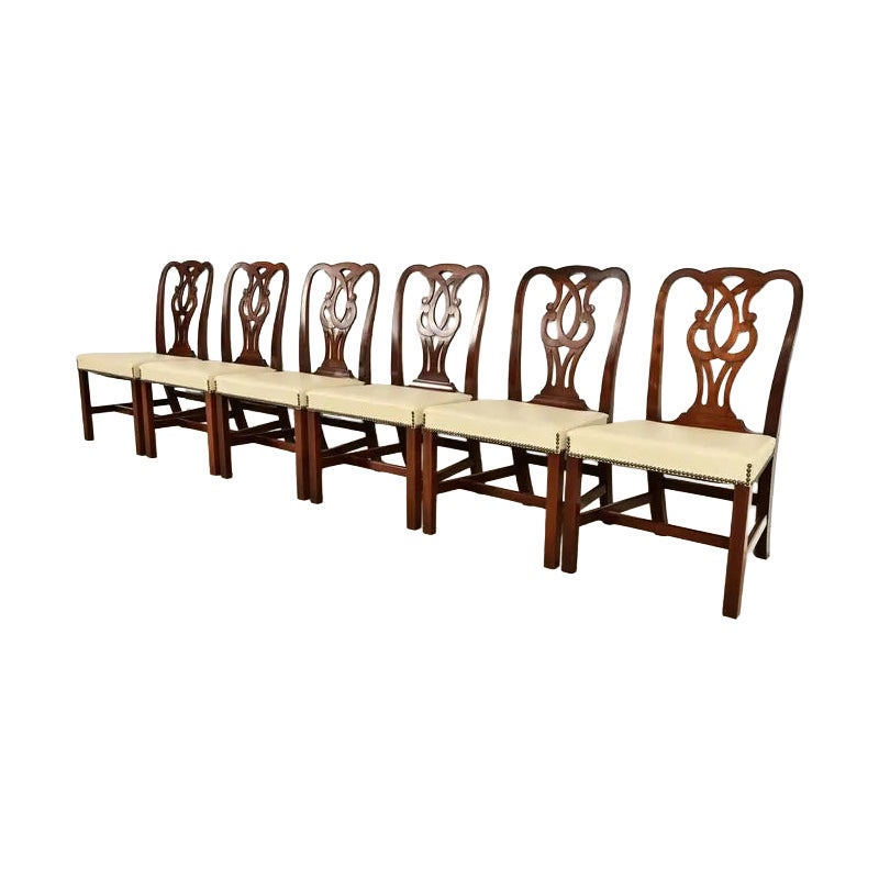 Baker Furniture Georgianische geschnitzte Mahagoni-Esszimmerstühle aus Mahagoni, Sechser-Set