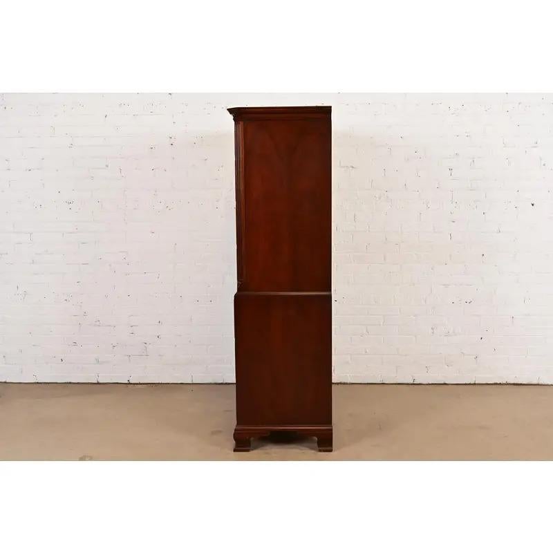 Baker Möbel Georgianische geschnitzte Mahagoni Acht-Schublade Highboy Kommode im Angebot 6