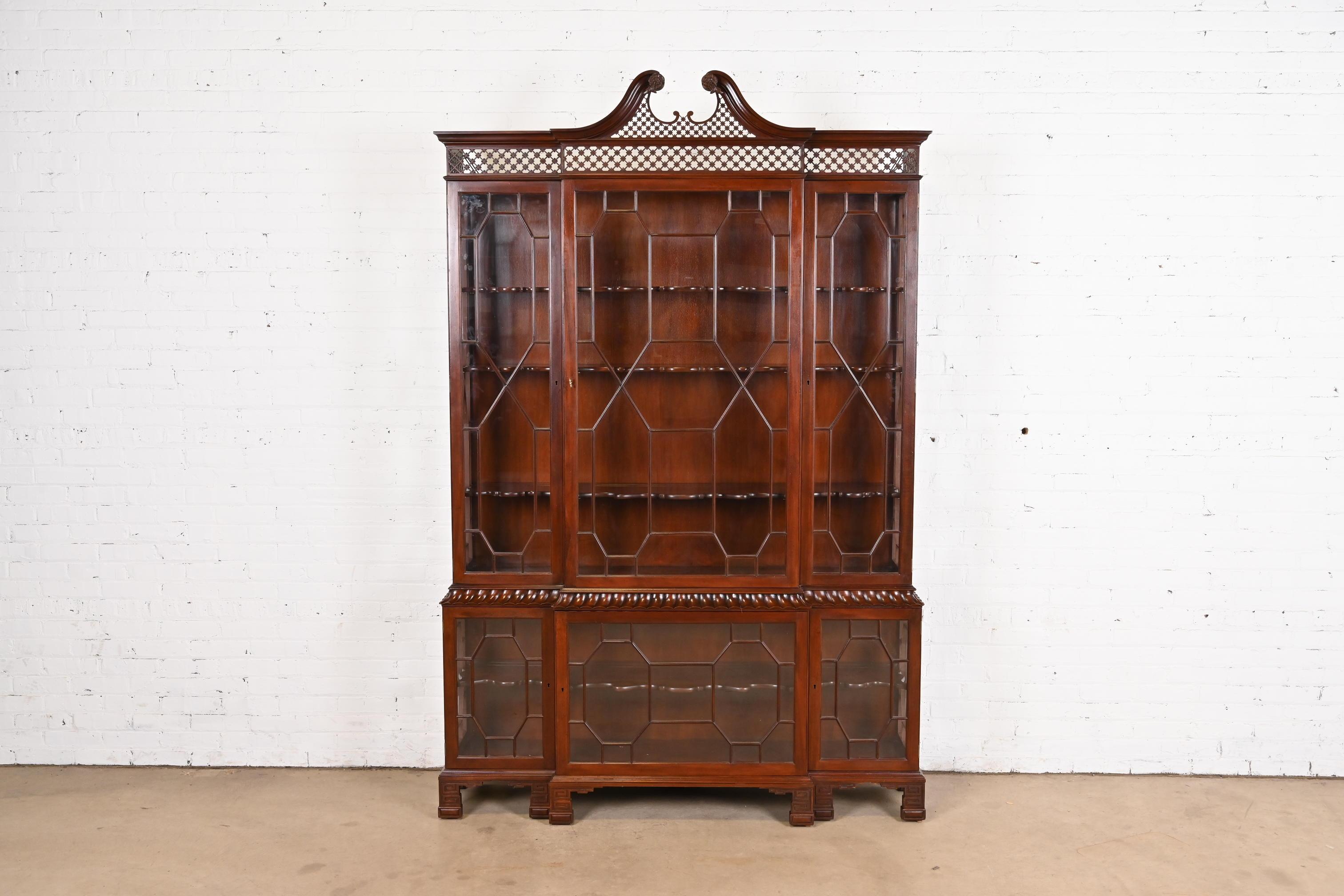 American Baker Furniture Georgian Carved Mahogany Lighted Breakfront Bookcase