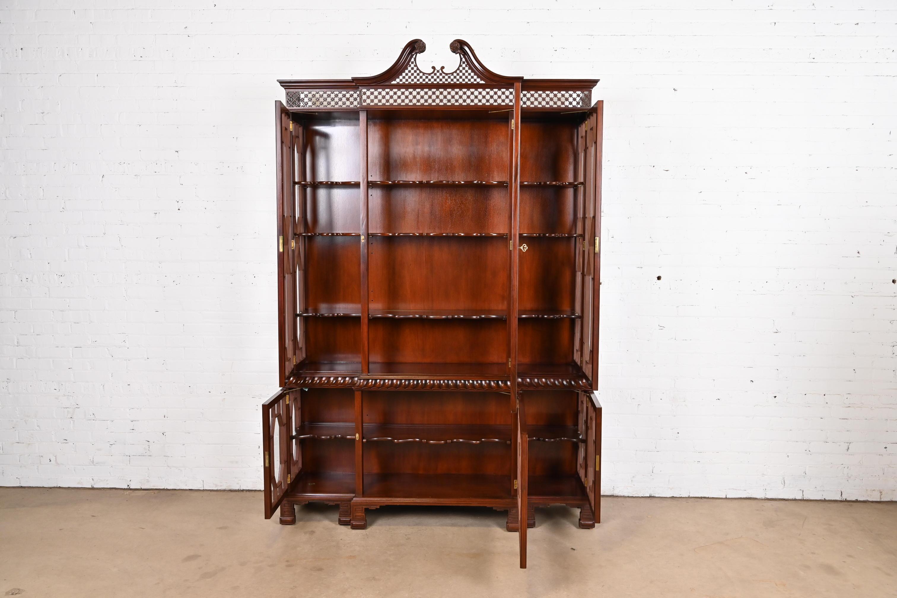 Baker Furniture Georgian Carved Mahogany Lighted Breakfront Bookcase 1