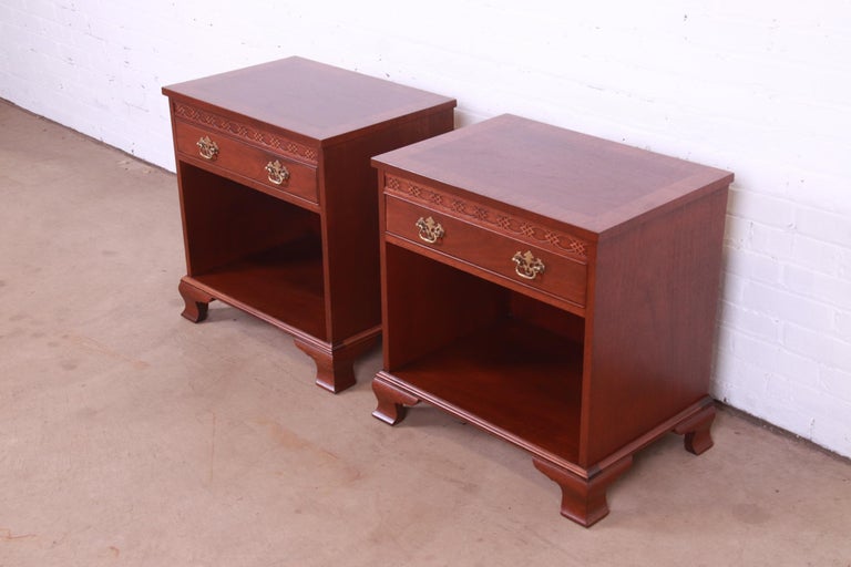 Baker Furniture Georgian Carved Mahogany Nightstands, Newly Refinished In Good Condition For Sale In South Bend, IN