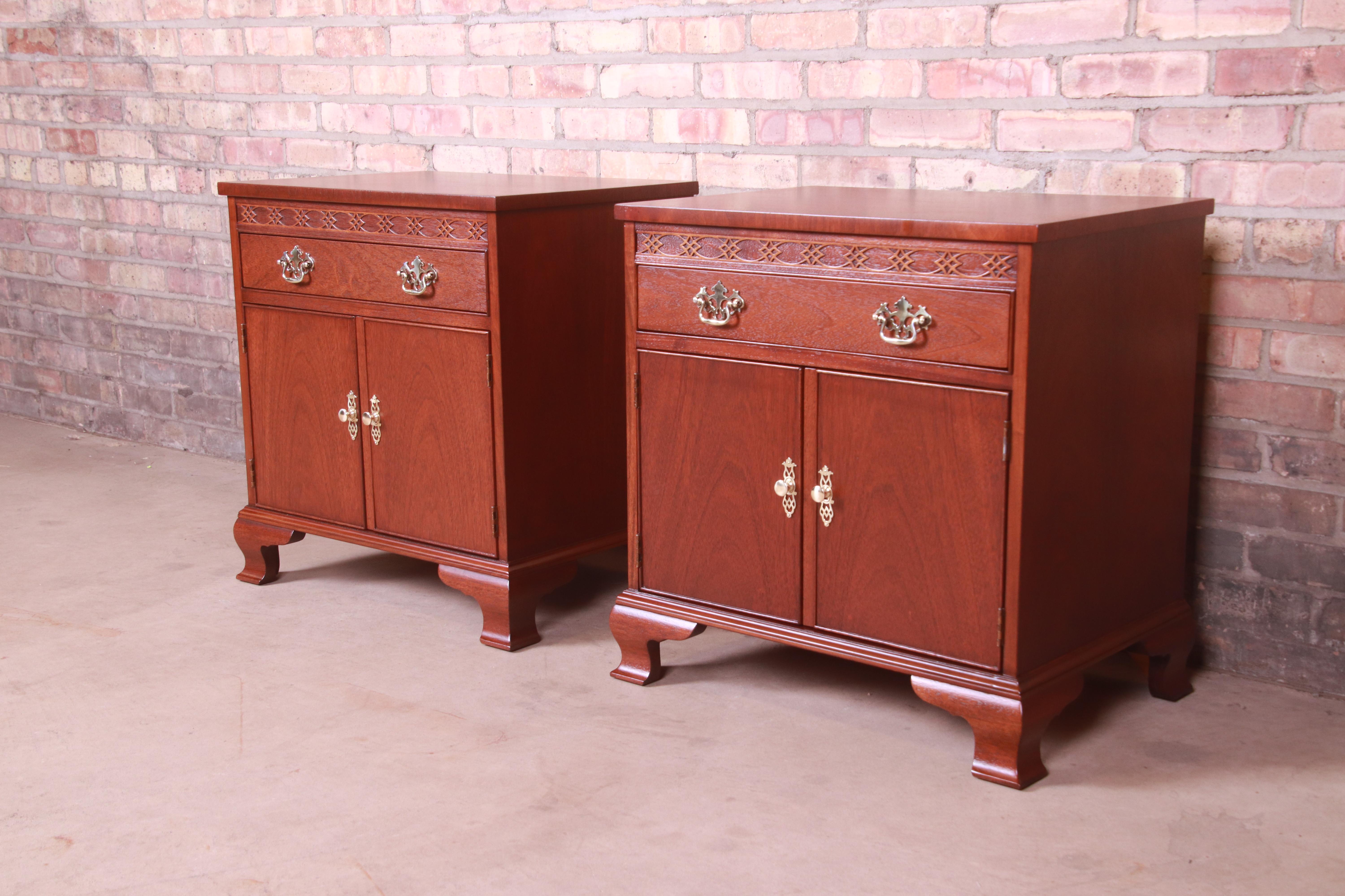 Baker Furniture Georgian Carved Mahogany Nightstands, Newly Refinished In Good Condition For Sale In South Bend, IN