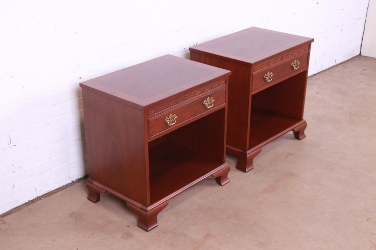 Brass Baker Furniture Georgian Carved Mahogany Nightstands, Newly Refinished For Sale