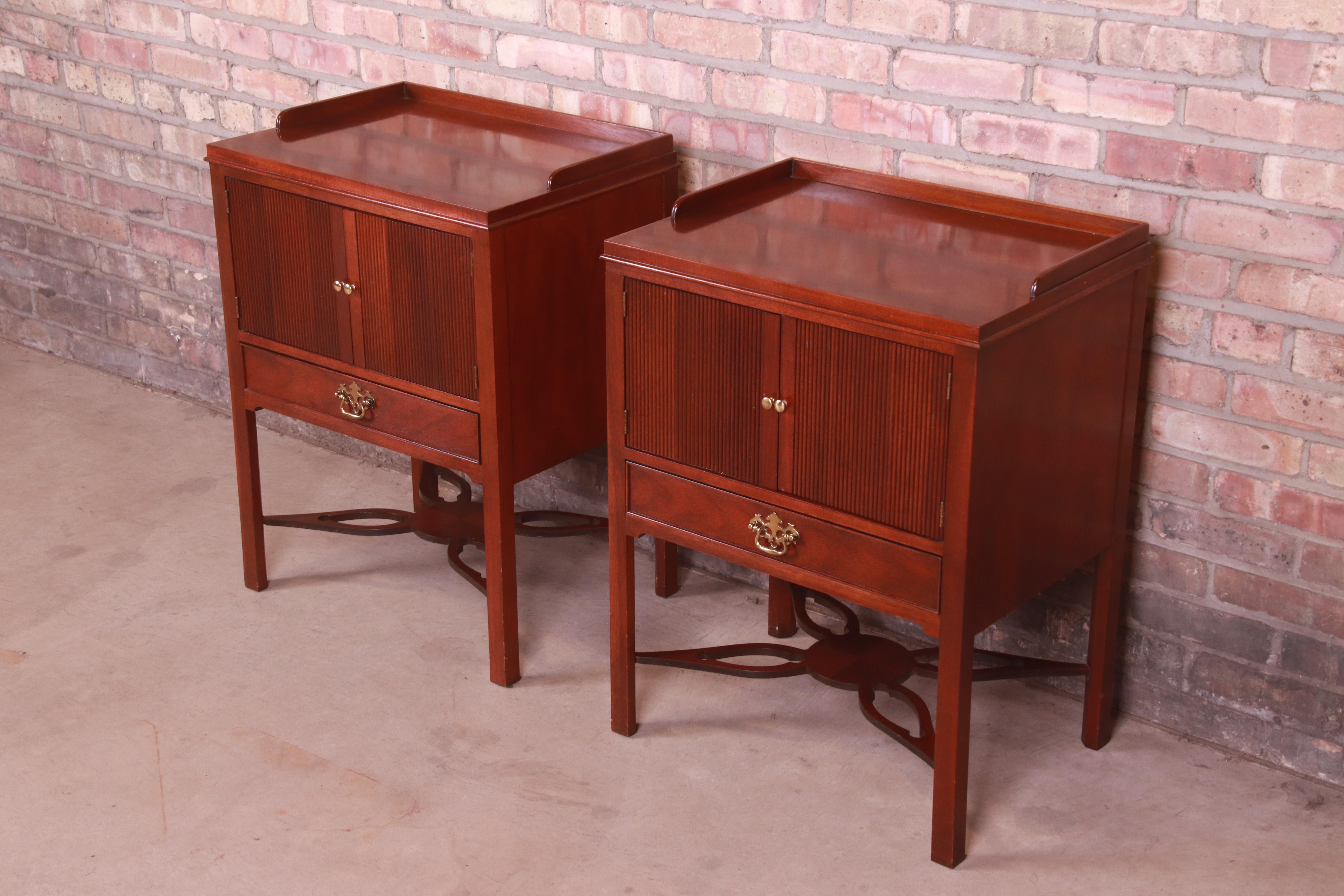 Baker Furniture Georgian Carved Mahogany Nightstands, Pair In Good Condition In South Bend, IN