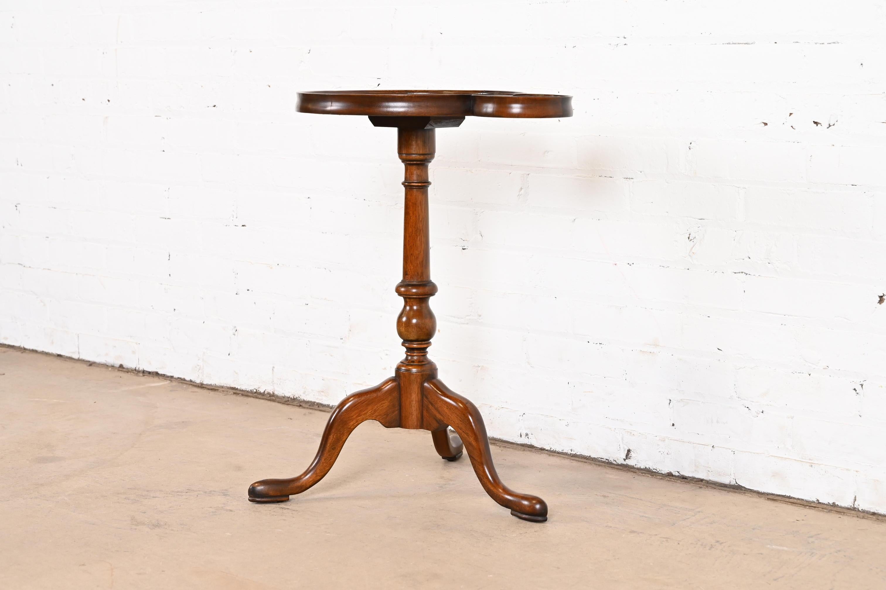 Late 20th Century Baker Furniture Georgian Carved Mahogany Pedestal Drinks Side Table