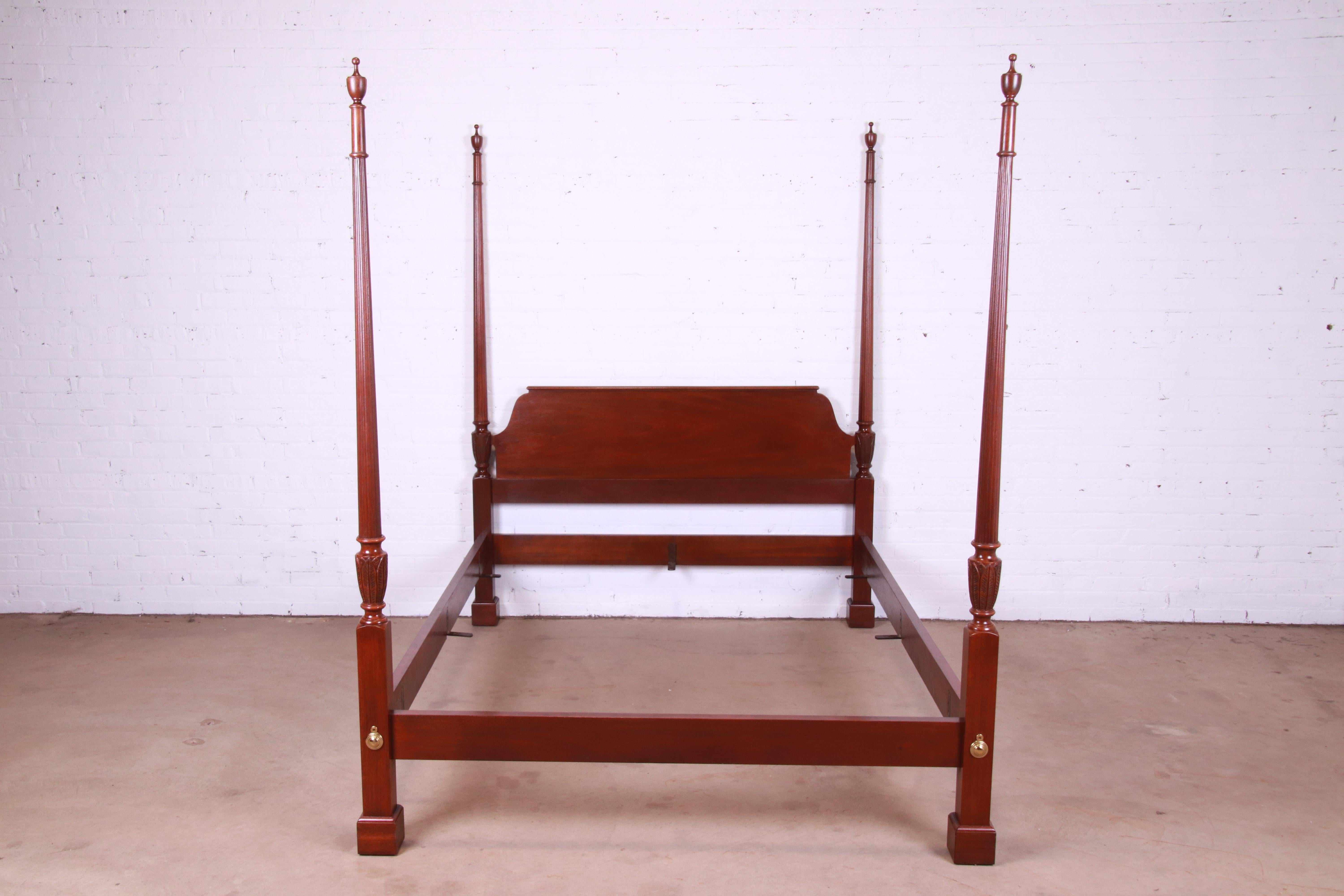 Baker Furniture Georgian Carved Mahogany Queen Size Poster Bed In Good Condition For Sale In South Bend, IN