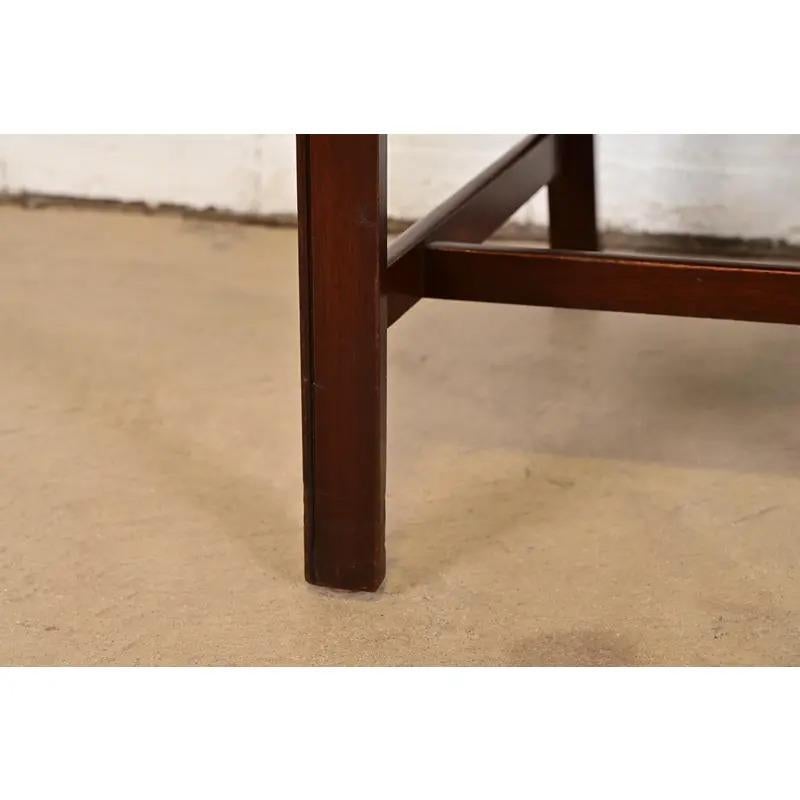 Baker Furniture Georgianische geschnitzte Mahagoni Beistellstühle oder Esszimmerstühle, Paar im Angebot 4