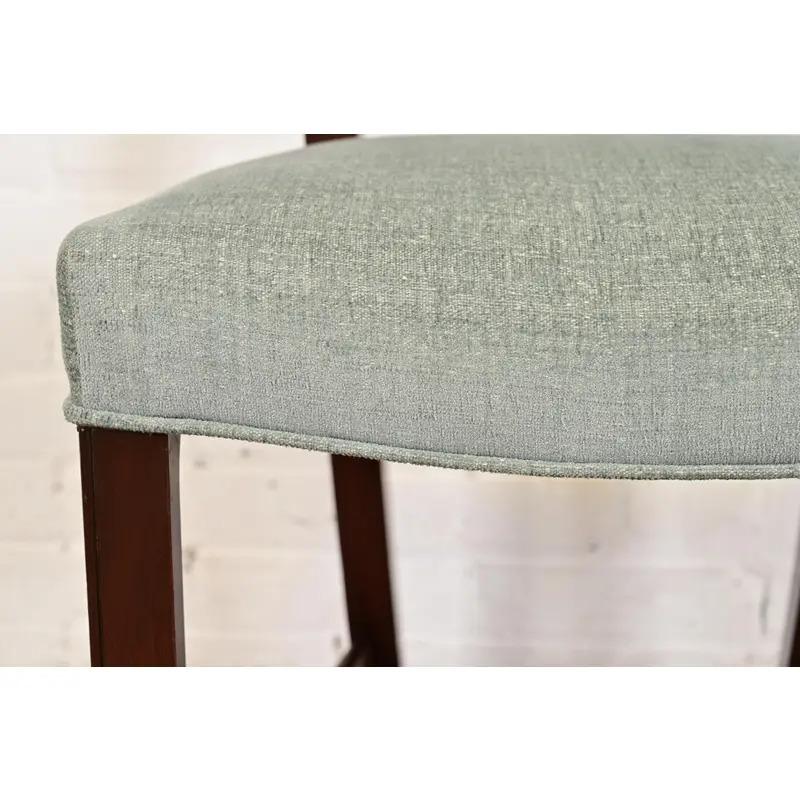 Baker Furniture Georgianische geschnitzte Mahagoni Beistellstühle oder Esszimmerstühle, Paar im Angebot 3