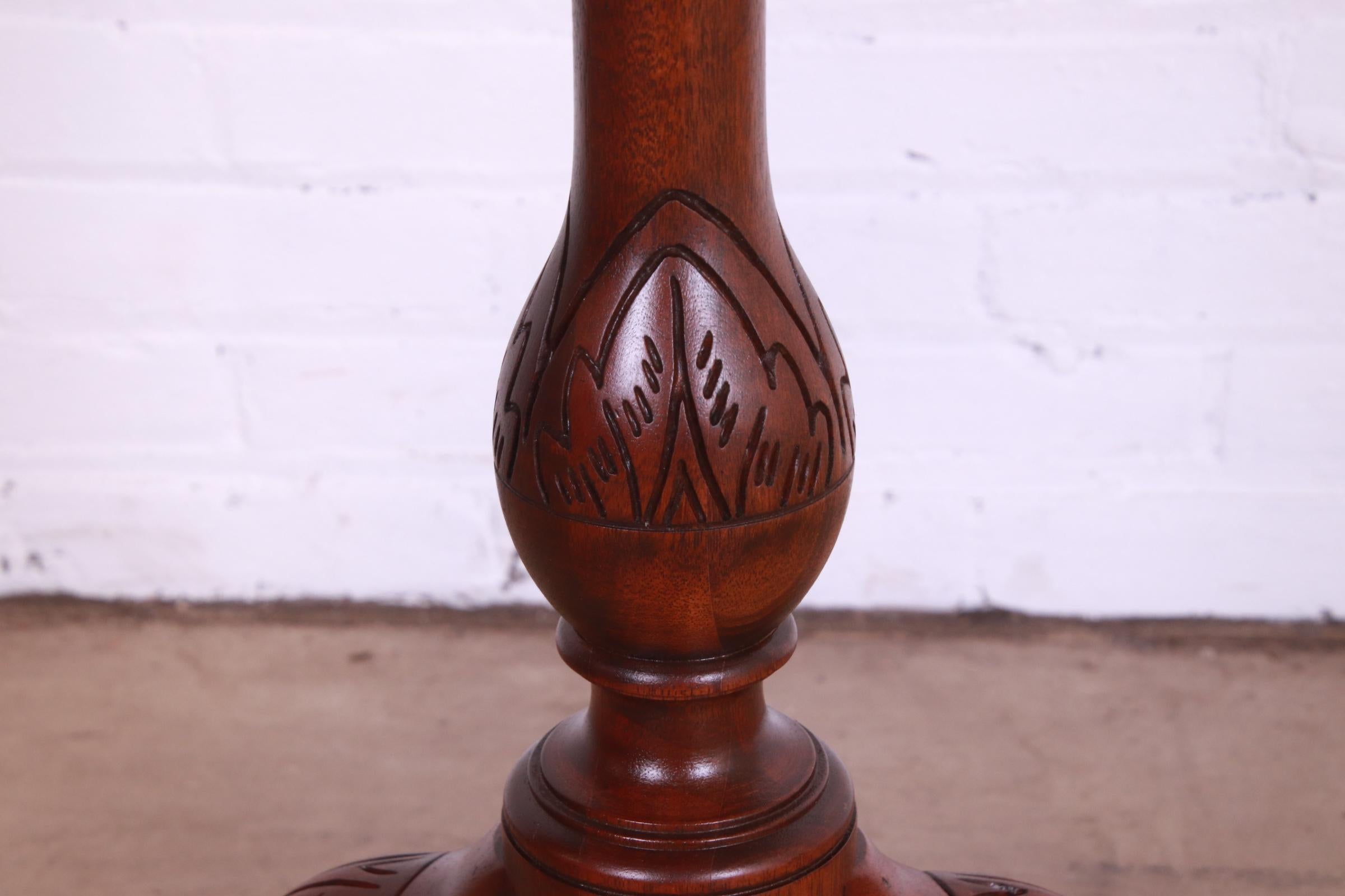 Baker Furniture Georgian Carved Mahogany Tilt Top Pedestal Tea Table For Sale 3