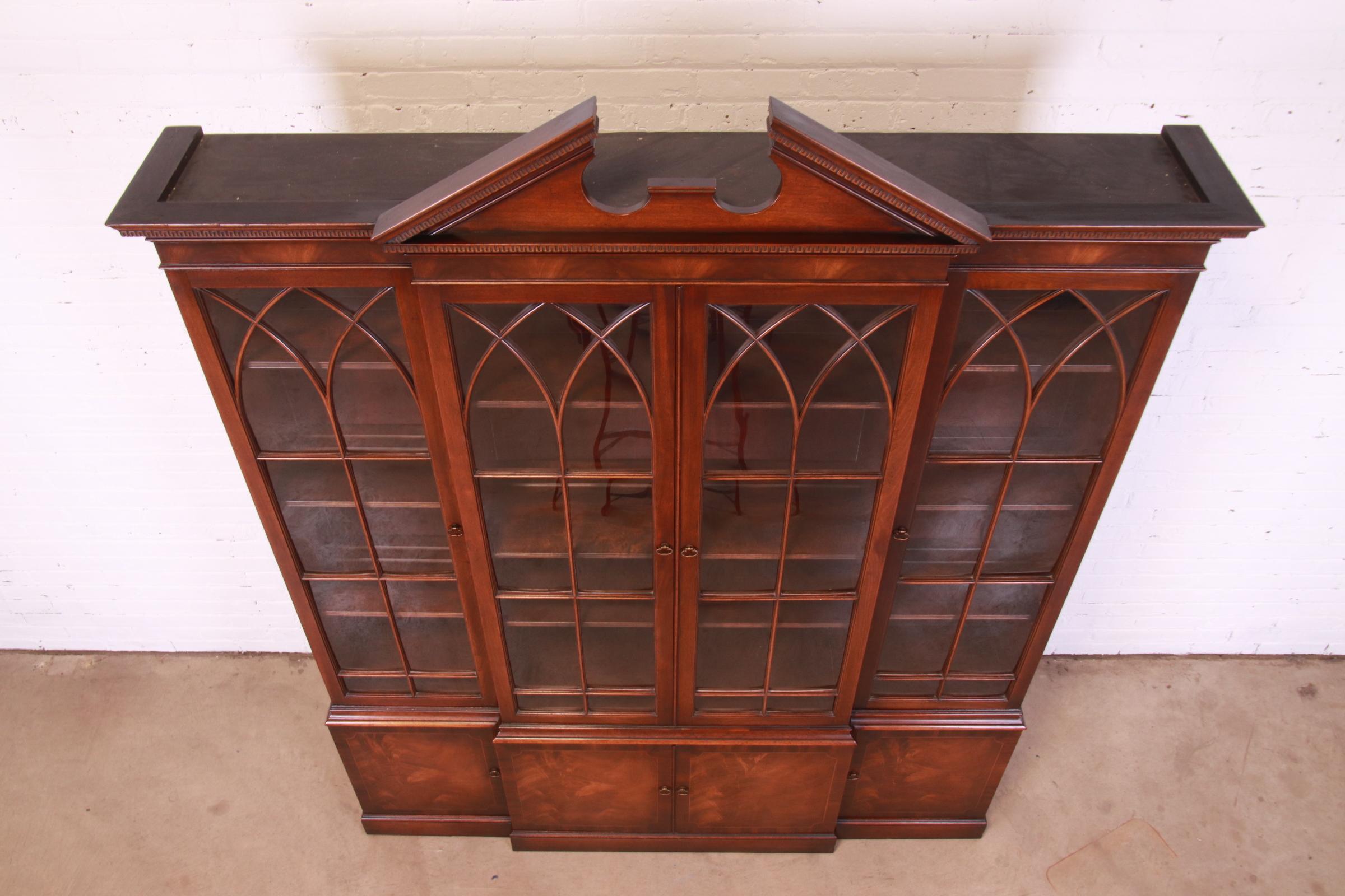 Baker Furniture Georgian Flame Mahogany Breakfront Bookcase Cabinet, Circa 1940s 7