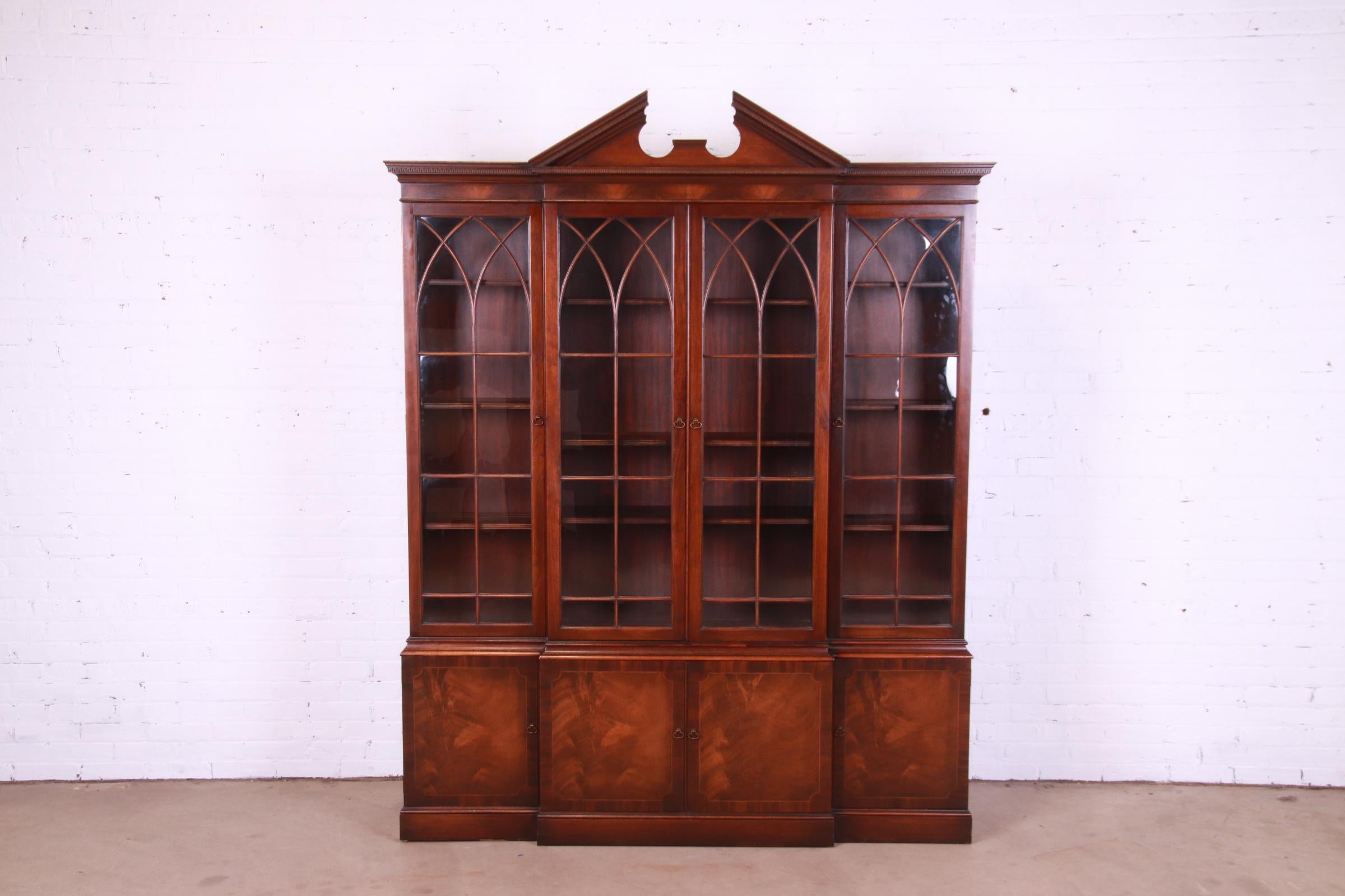 Baker Furniture Georgian Flame Mahogany Breakfront Bookcase Cabinet, Circa 1940s In Good Condition In South Bend, IN