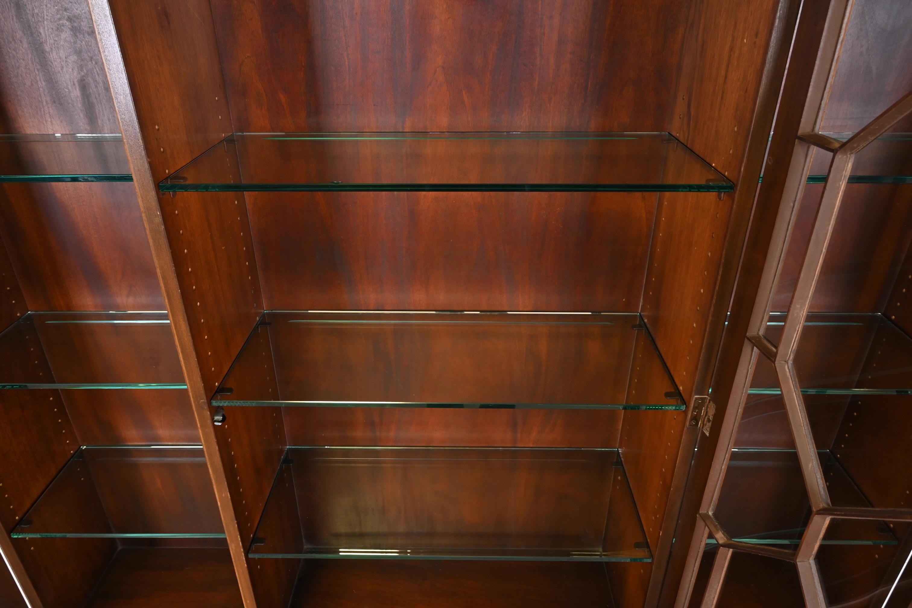 Baker Furniture Georgian Flame Mahogany Breakfront Bookcase Cabinet In Good Condition In South Bend, IN