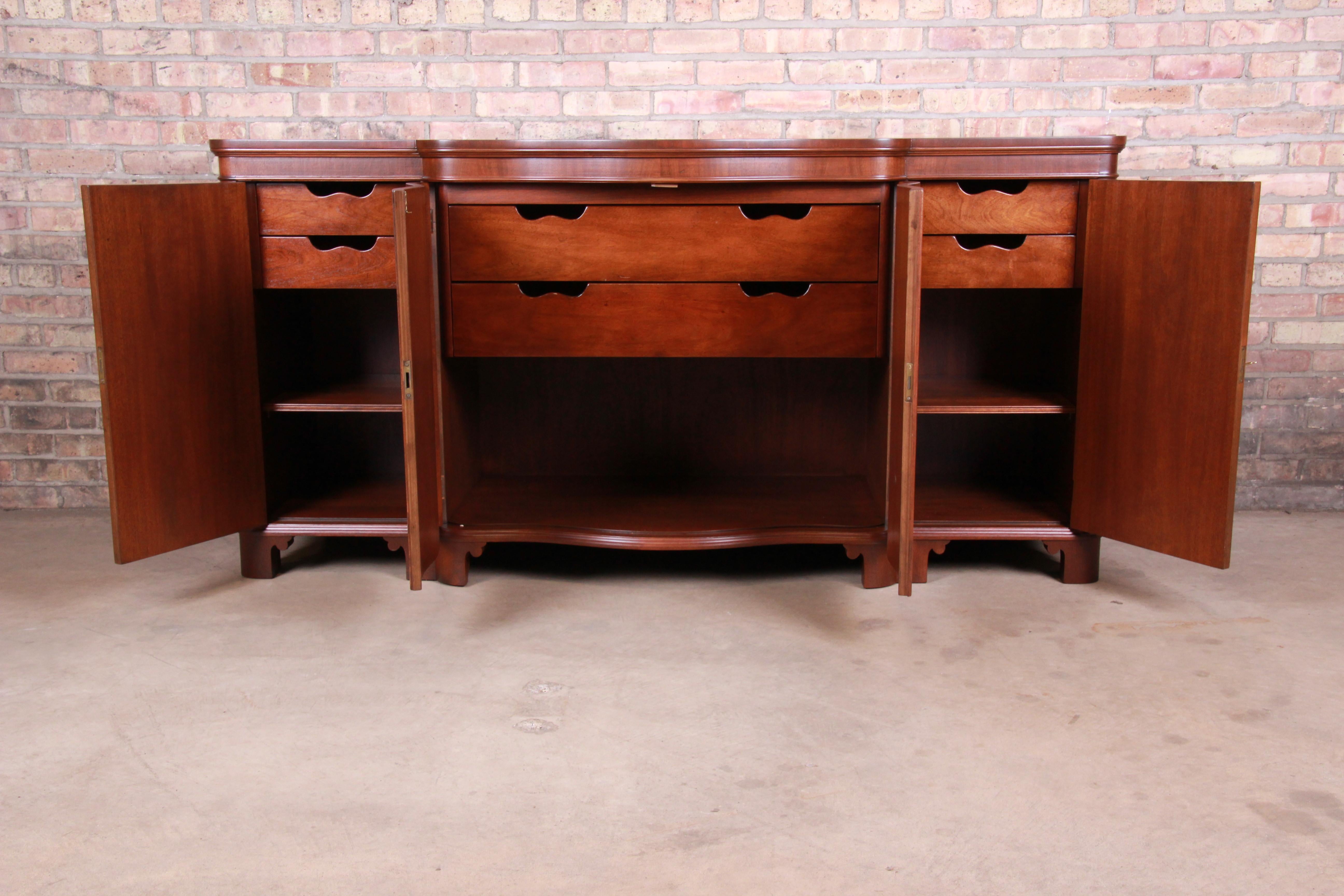 Baker Furniture Georgian Flame Mahogany Sideboard or Bar Cabinet, Newly Restored 4