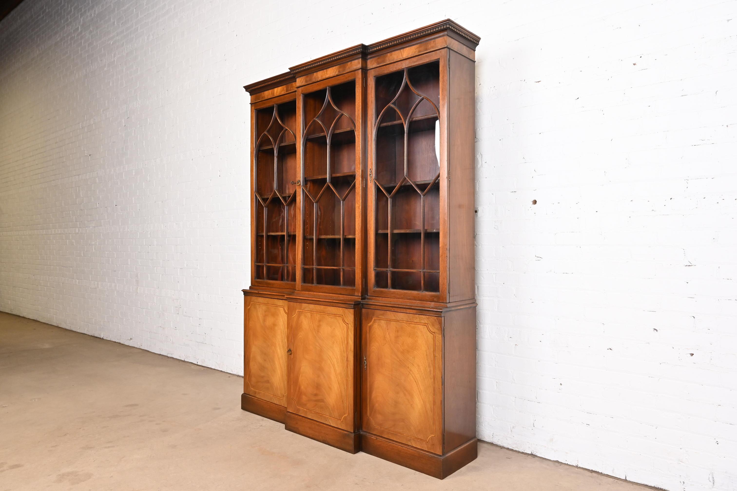 Baker Furniture Georgian Inlaid Flame Mahogany Breakfront Bookcase Cabinet In Good Condition In South Bend, IN