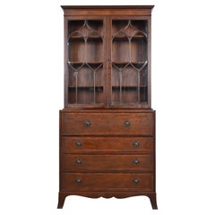 Baker Furniture Bureau georgiano in mogano intarsiato con libreria e scrivania