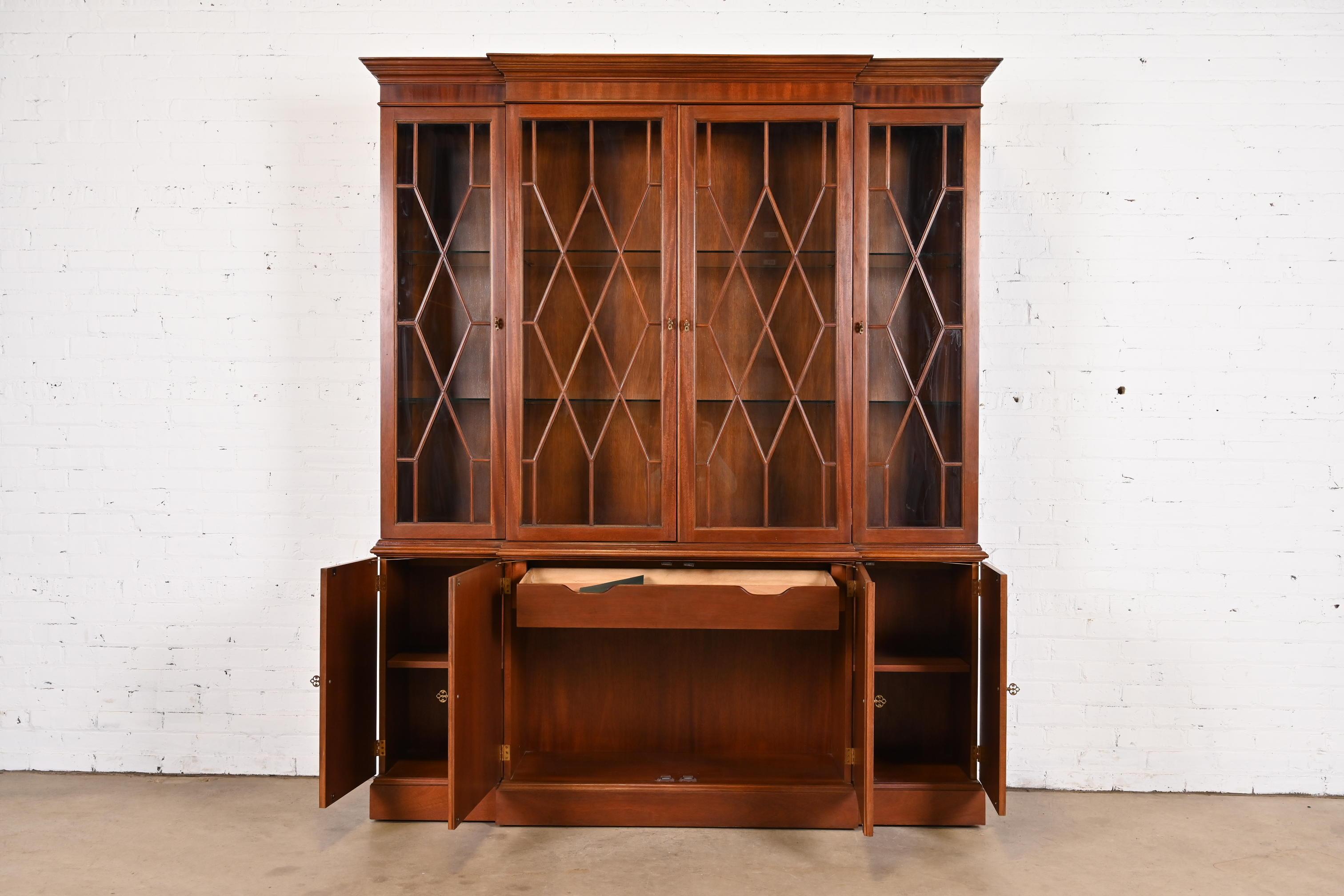 Baker Furniture Georgian Inlaid Mahogany Lighted Breakfront Bookcase Cabinet 1