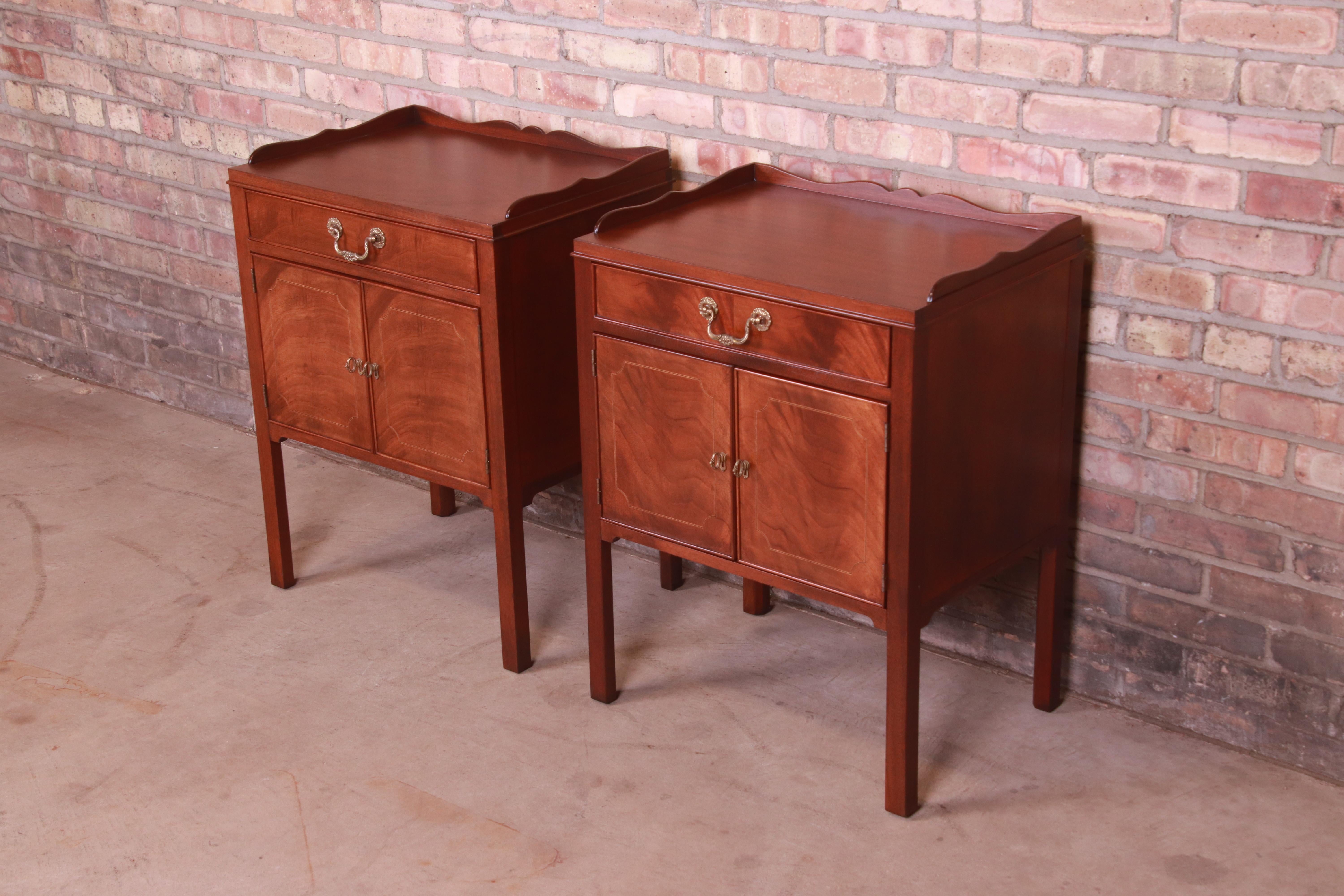 Baker Furniture Georgian Inlaid Mahogany Nightstands, Newly Refinished In Good Condition In South Bend, IN