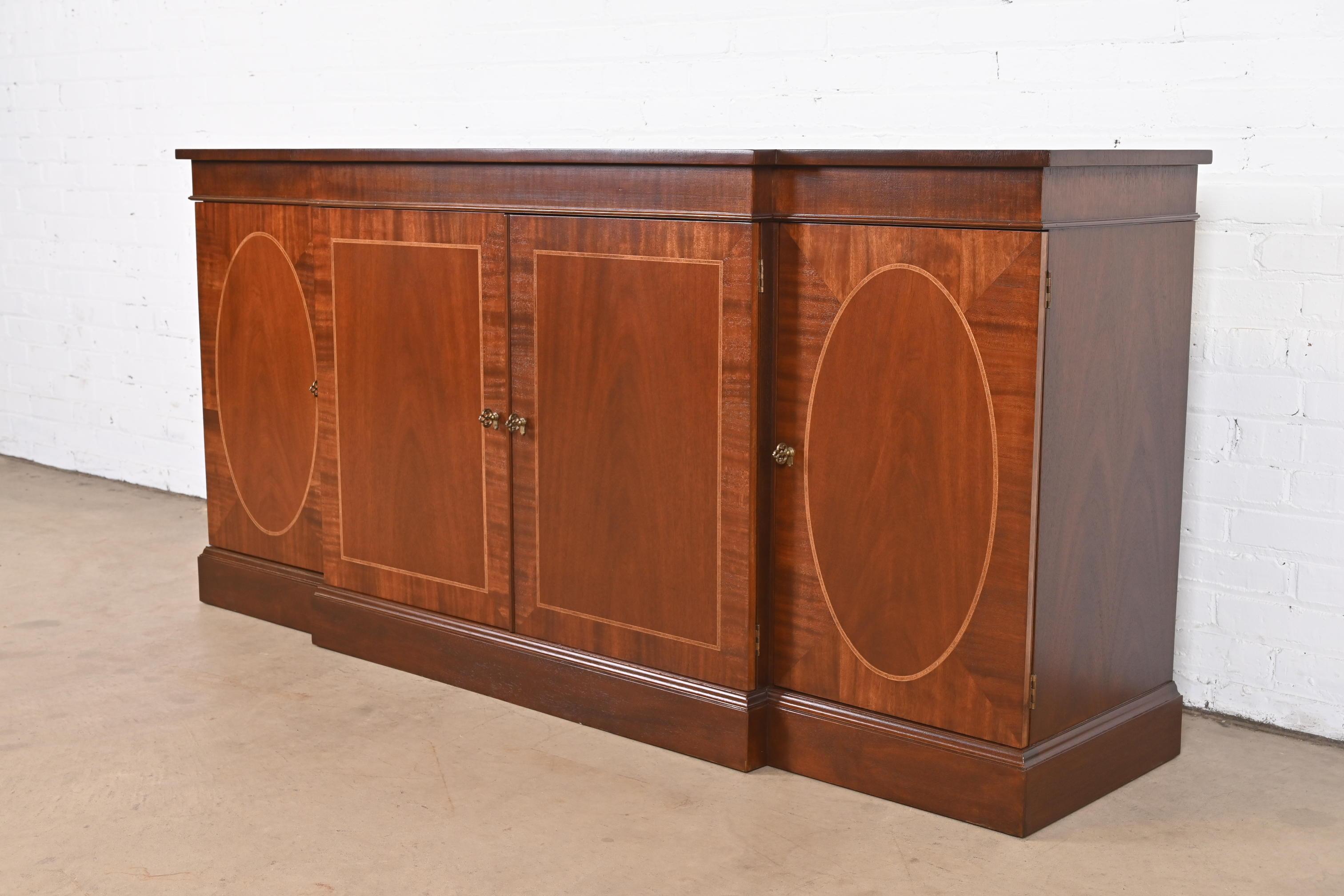 Baker Furniture Georgian Inlaid Mahogany Sideboard or Bar Cabinet, Refinished In Good Condition In South Bend, IN