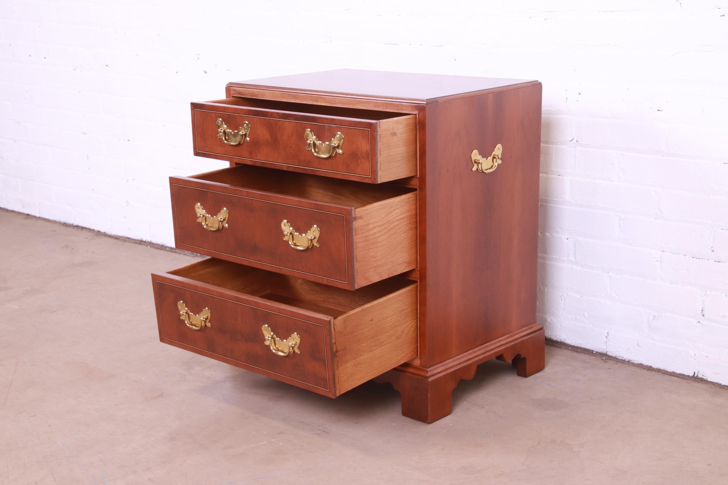 Baker Furniture Georgian Mahogany and Yew Wood Commode or Bachelor Chest For Sale 4