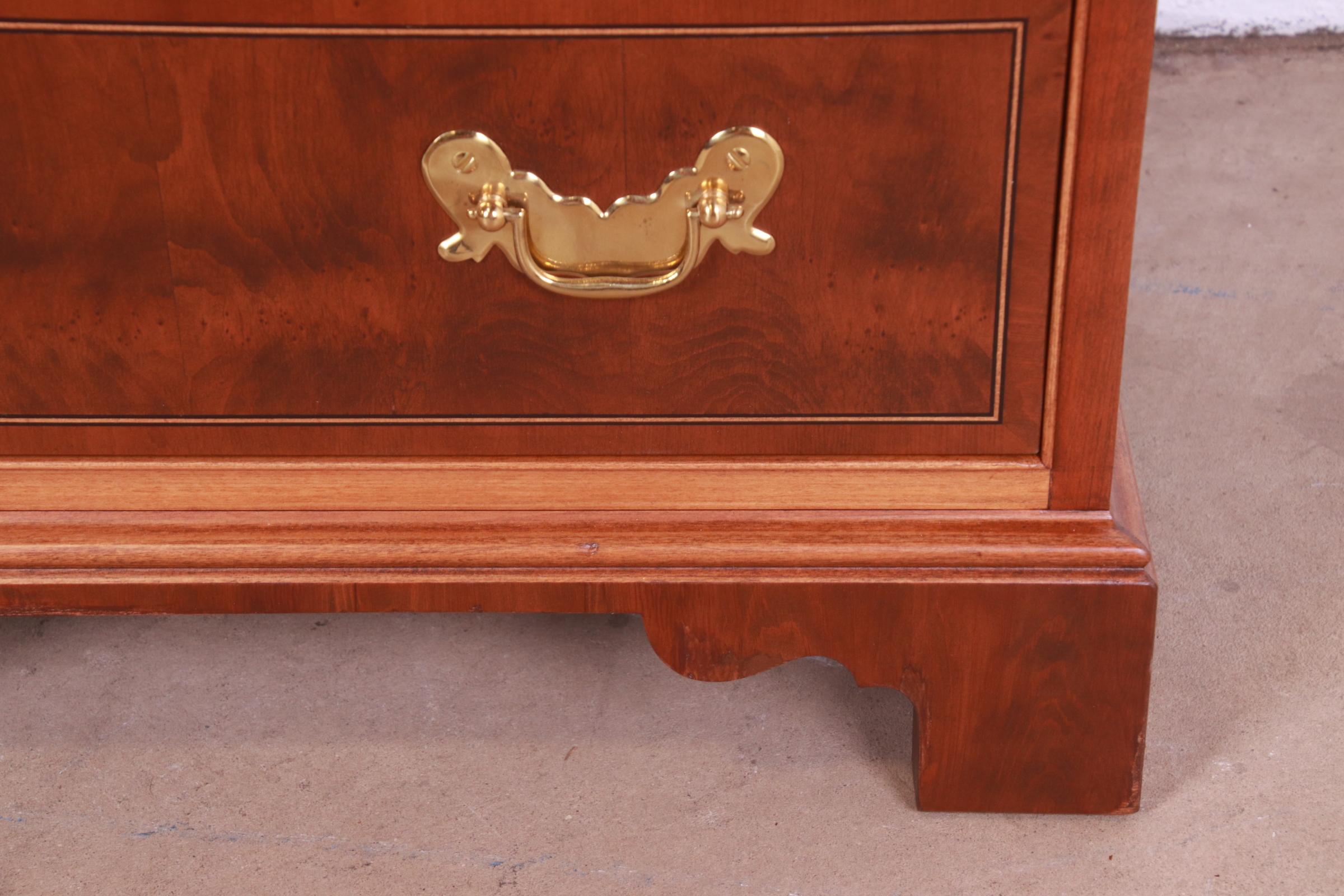 Baker Furniture Georgian Mahogany and Yew Wood Commode or Bachelor Chest For Sale 10