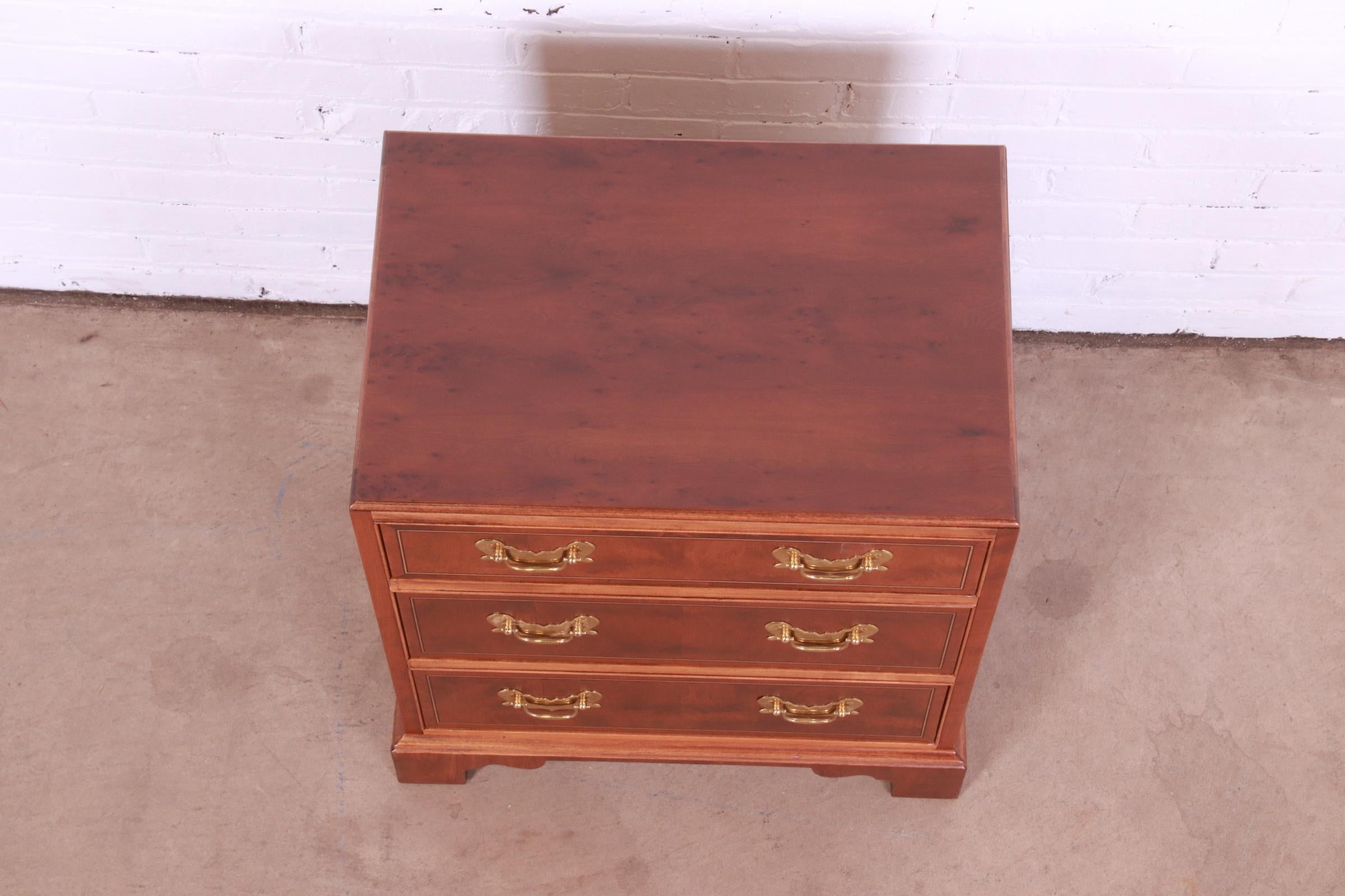 Baker Furniture Georgian Mahogany and Yew Wood Commode or Bachelor Chest For Sale 11