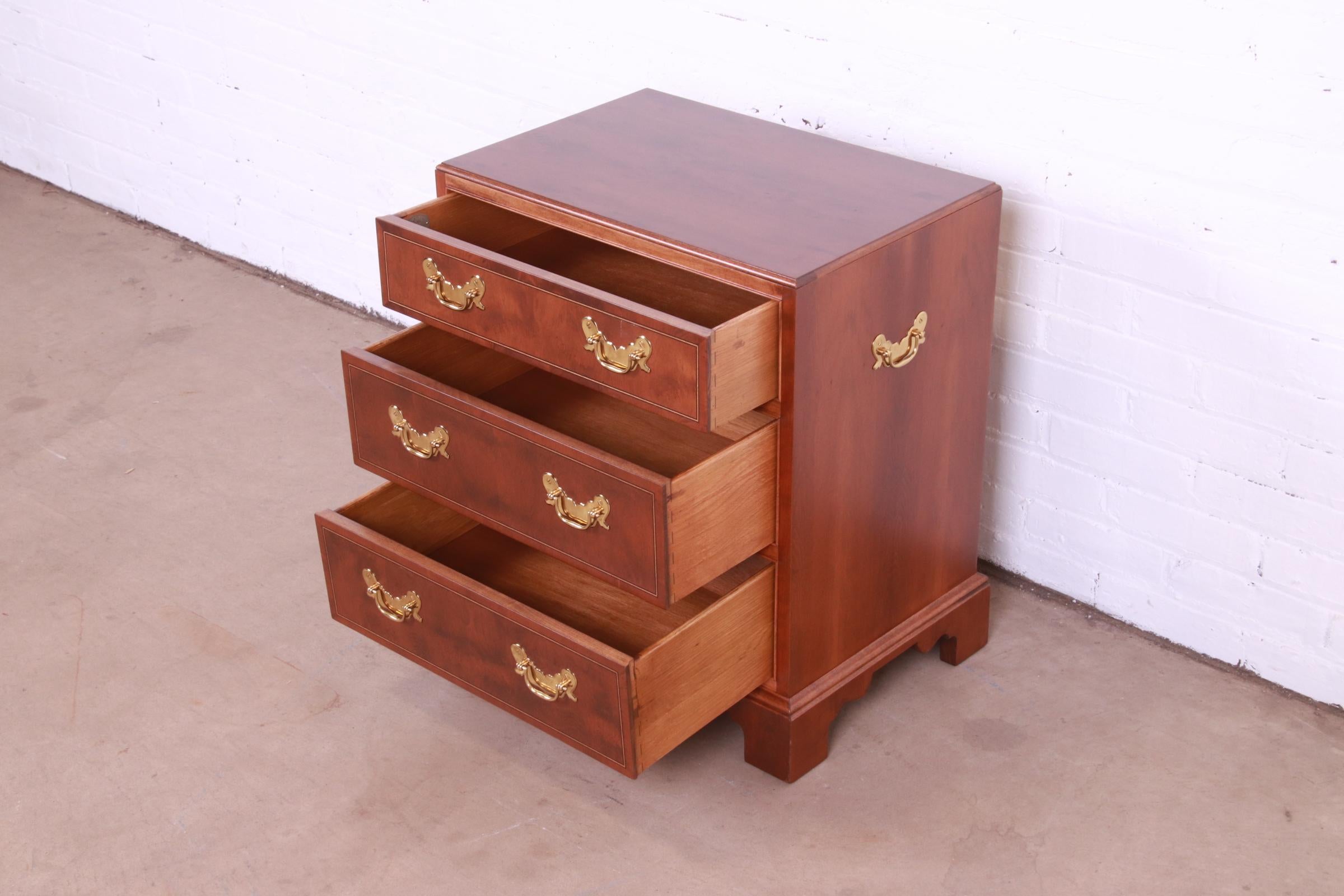 Baker Furniture Georgian Mahogany and Yew Wood Commode or Bachelor Chest For Sale 3