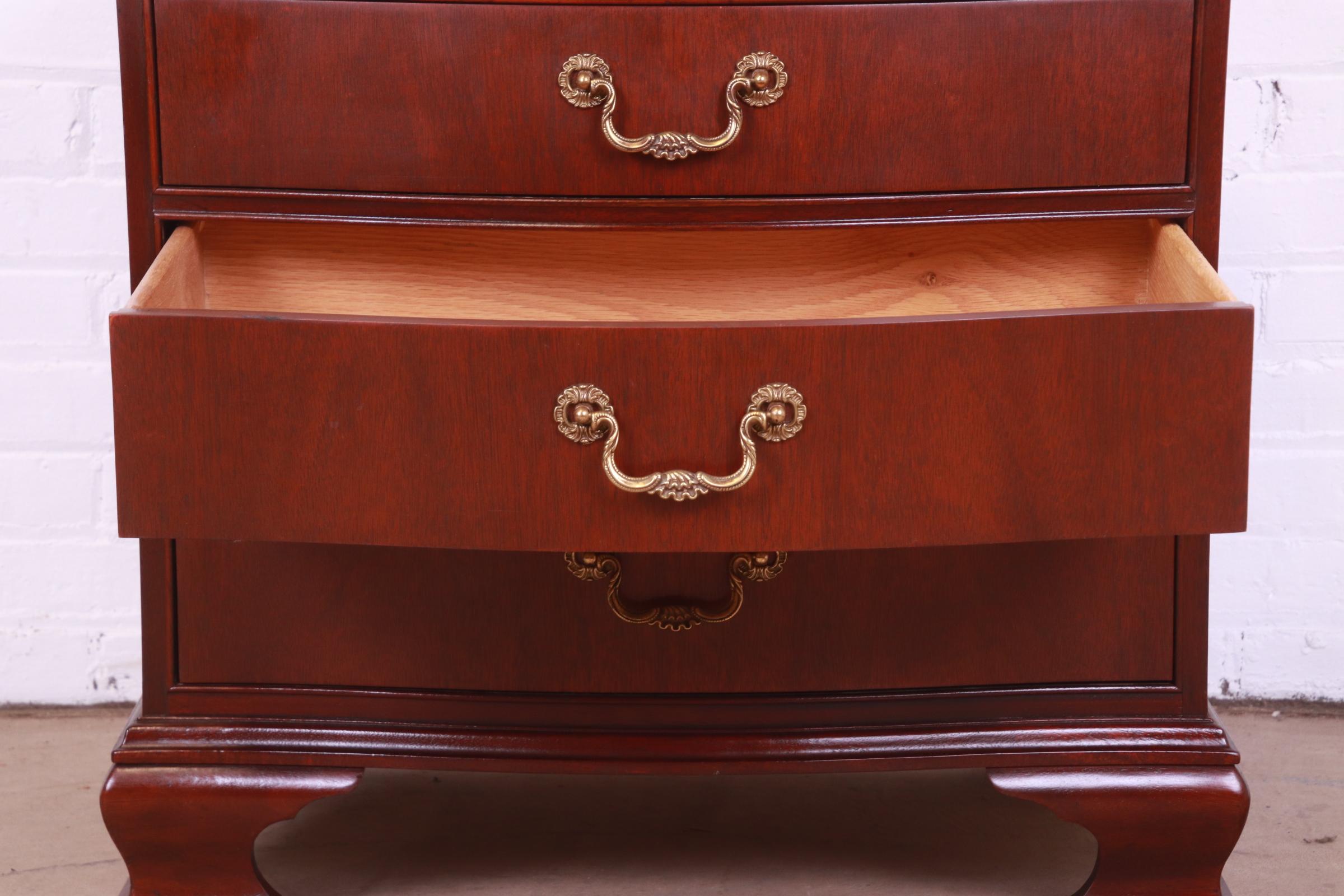Baker Furniture Georgian Mahogany Bow Front Bedside Chest 4