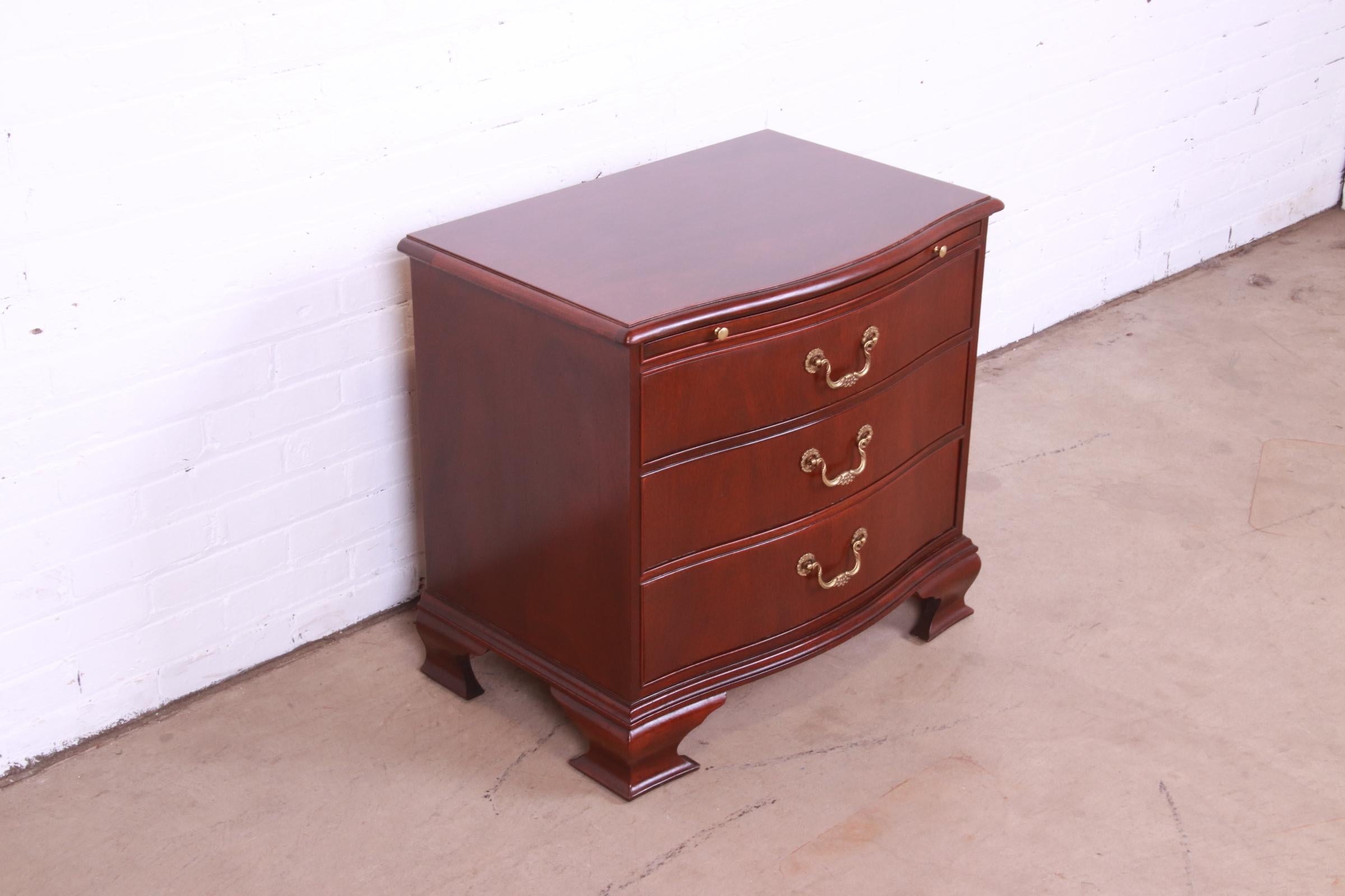 Baker Furniture Georgian Mahogany Bow Front Bedside Chest 1