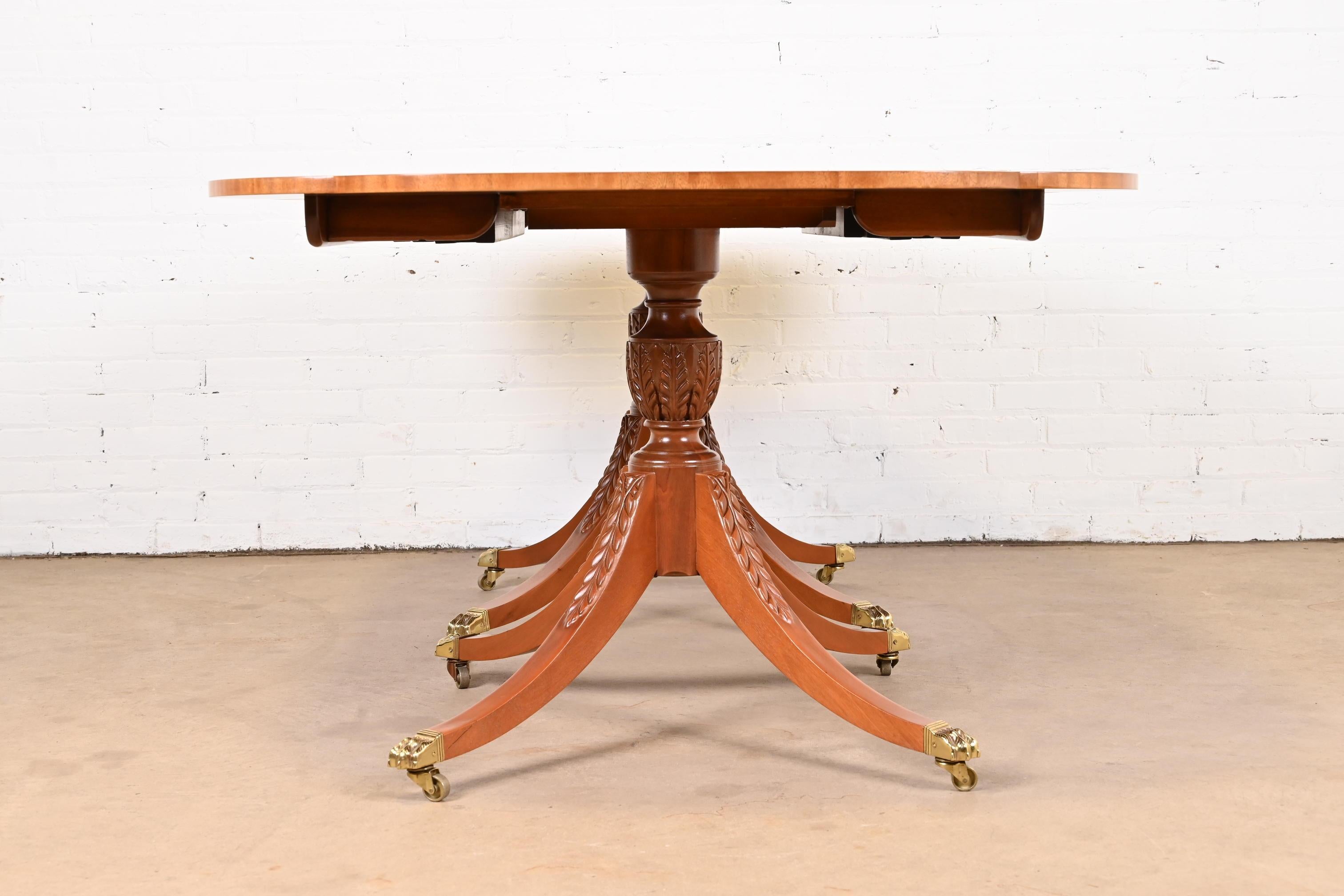 Baker Furniture Georgian Mahogany Double Pedestal Dining Table, Newly Refinished For Sale 10