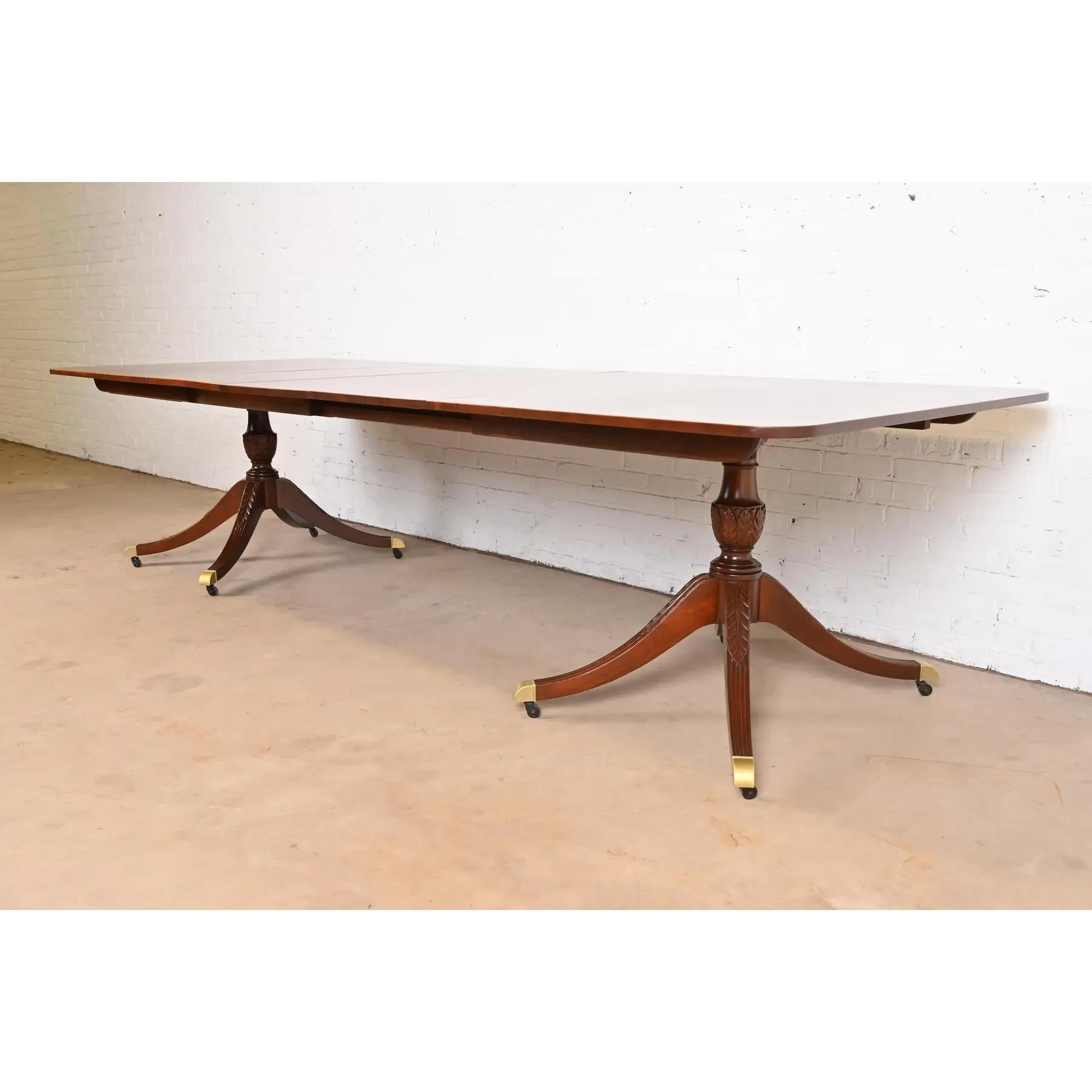 American Baker Furniture Georgian Mahogany Double Pedestal Dining Table, Newly Refinished For Sale