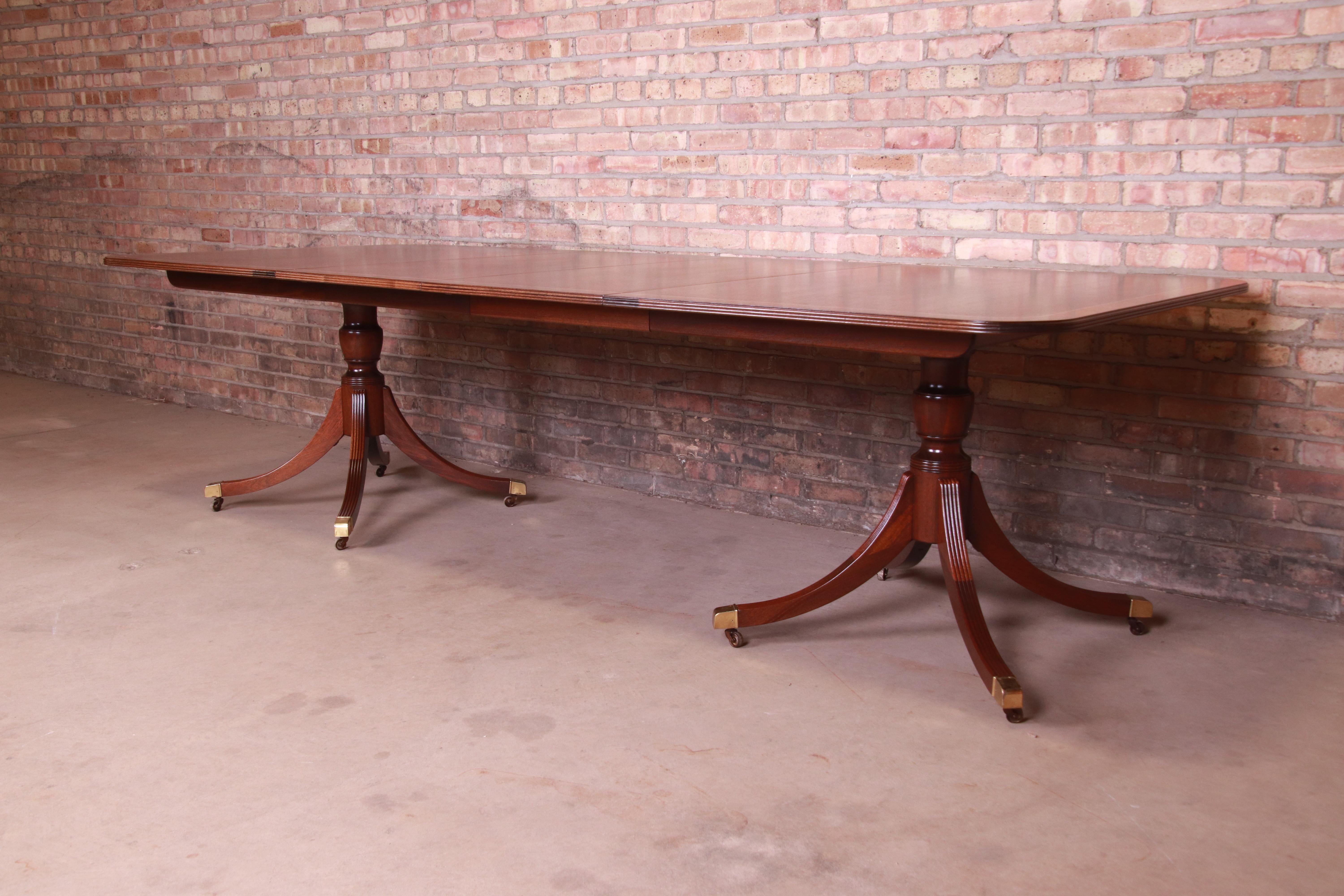 Baker Furniture Georgian Mahogany Double Pedestal Dining Table, Newly Refinished In Good Condition In South Bend, IN