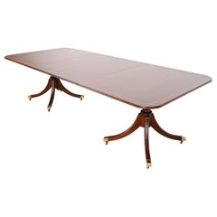 Baker Furniture Georgian Mahogany Double Pedestal Extension Dining Table (table à manger à rallonge)