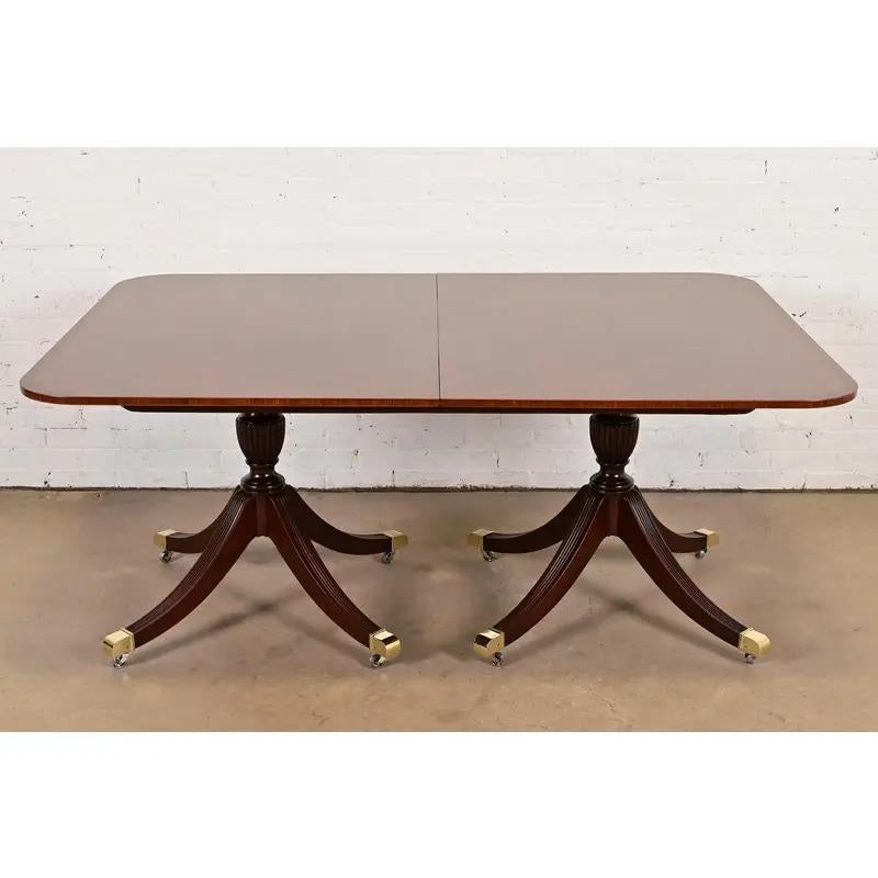 Baker Furniture Georgian Mahogany Extension Dining Table, Newly Refinished For Sale 4