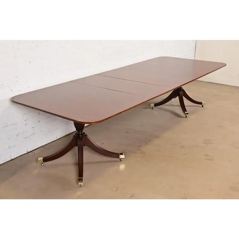 Late 20th Century Baker Furniture Georgian Mahogany Extension Dining Table, Newly Refinished For Sale