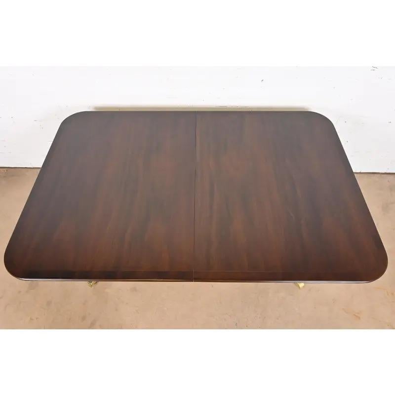 Baker Furniture Georgian Mahogany Extension Dining Table, Newly Refinished en vente 2