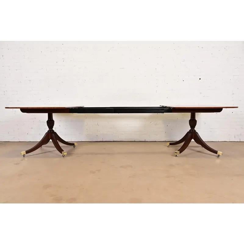 Baker Furniture Georgian Mahogany Extension Dining Table, Newly Refinished For Sale 3