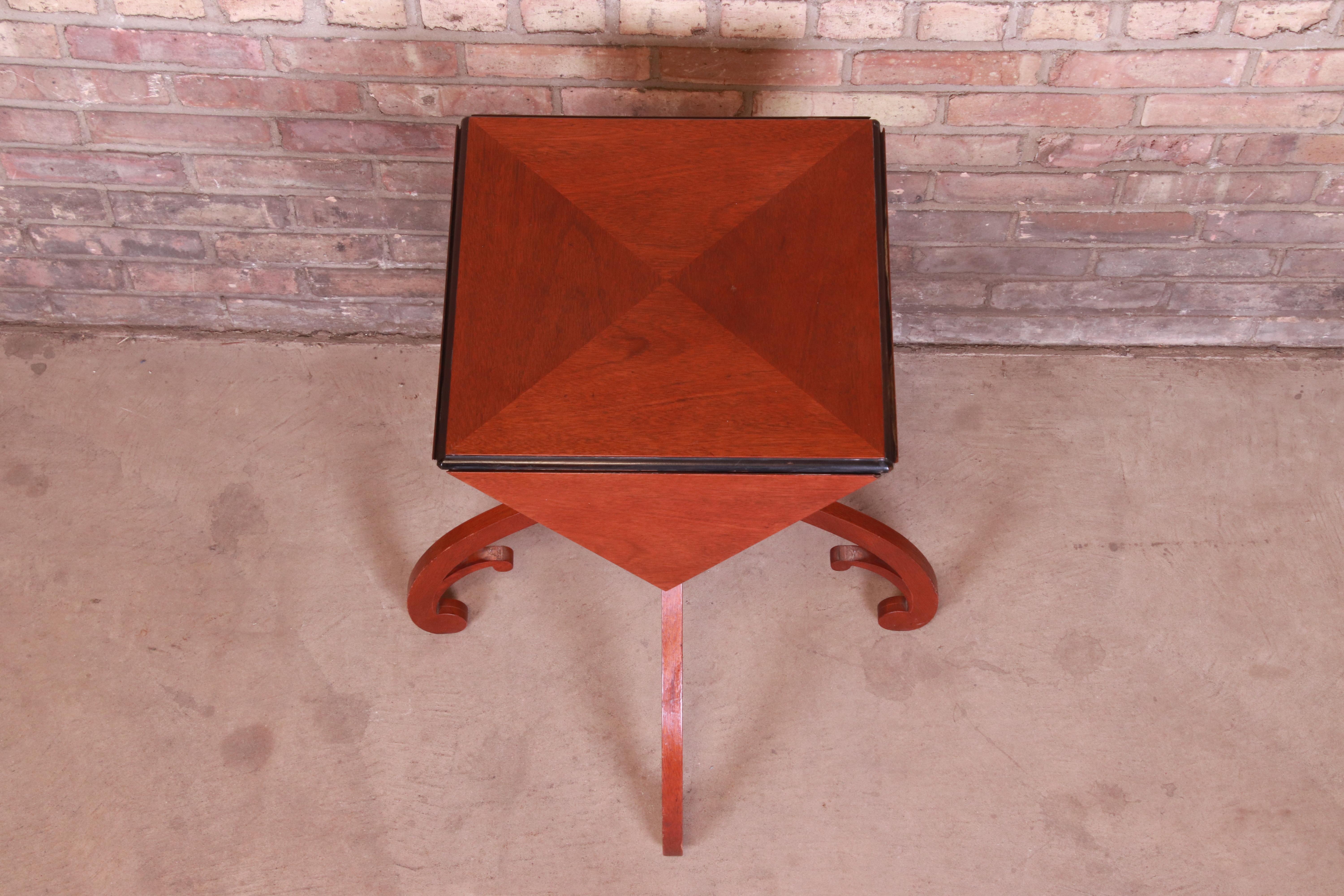 Baker Furniture Georgian Mahogany Handkerchief Drop Leaf Side Table For Sale 5