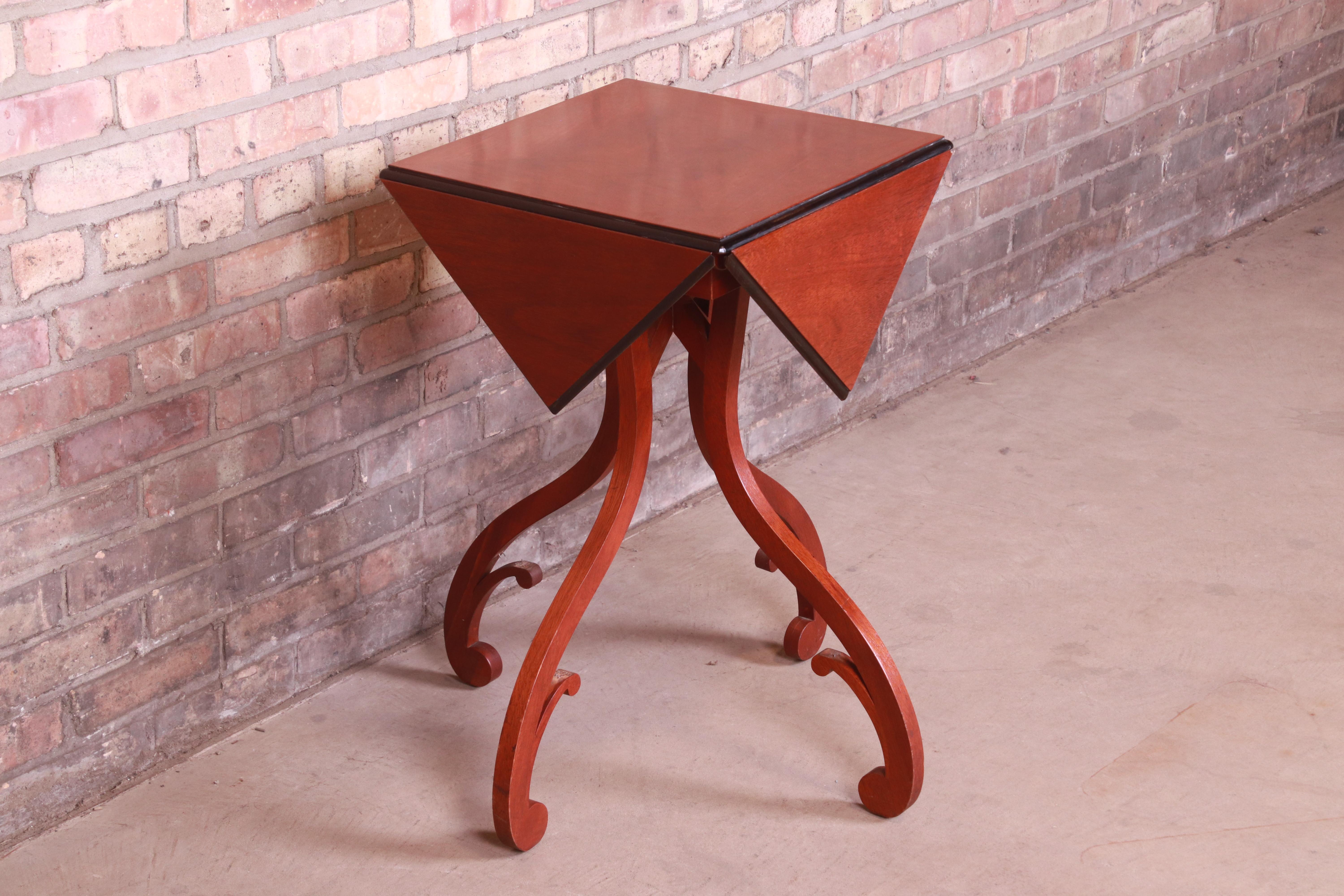 Baker Furniture Georgian Mahogany Handkerchief Drop Leaf Side Table For Sale 3