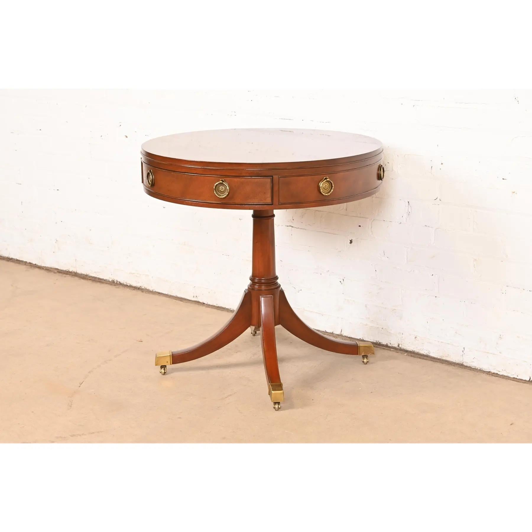 Baker Furniture Georgian Mahogany Pedestal Drum Side Table or Tea Table In Good Condition For Sale In South Bend, IN