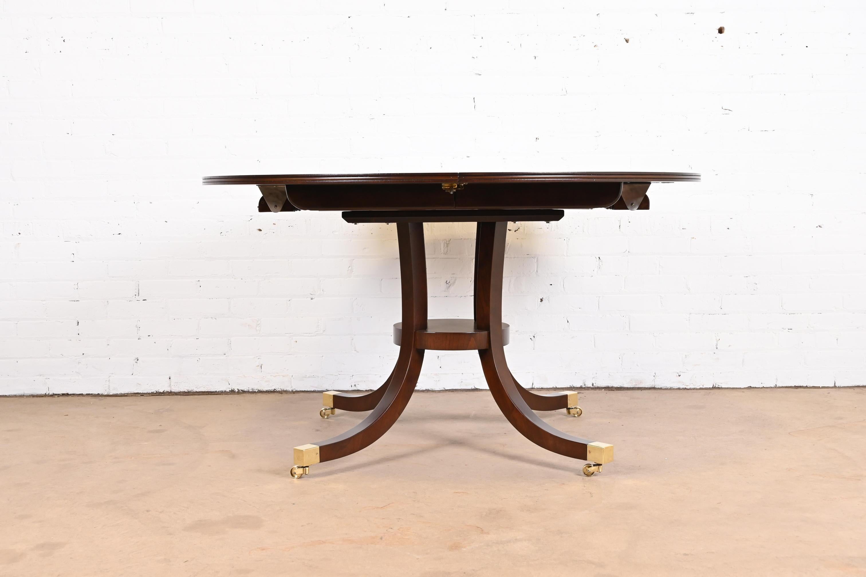 Baker Furniture Georgian Mahogany Pedestal Extension Dining Table, Refinished In Good Condition In South Bend, IN