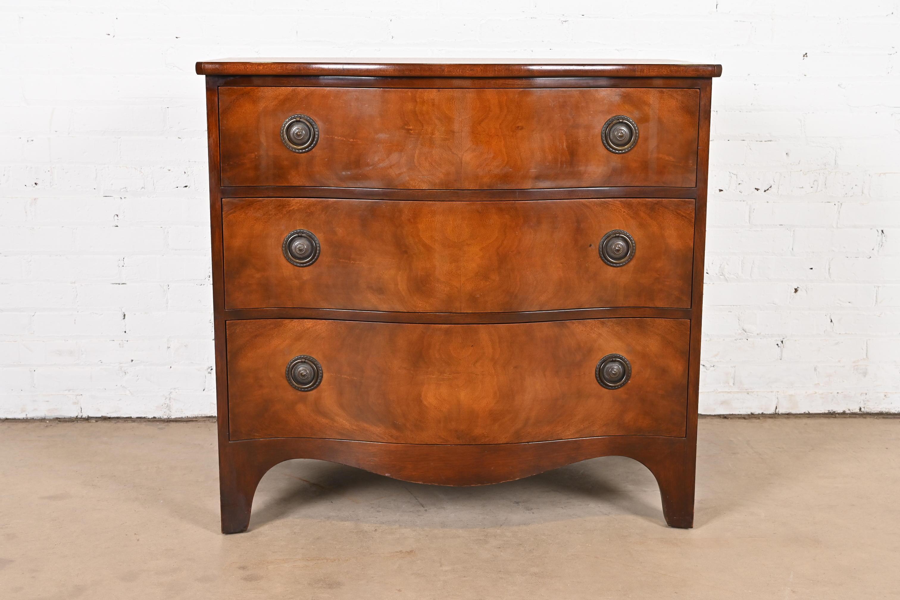 American Baker Furniture Georgian Mahogany Serpentine Front Dresser or Chest of Drawers For Sale
