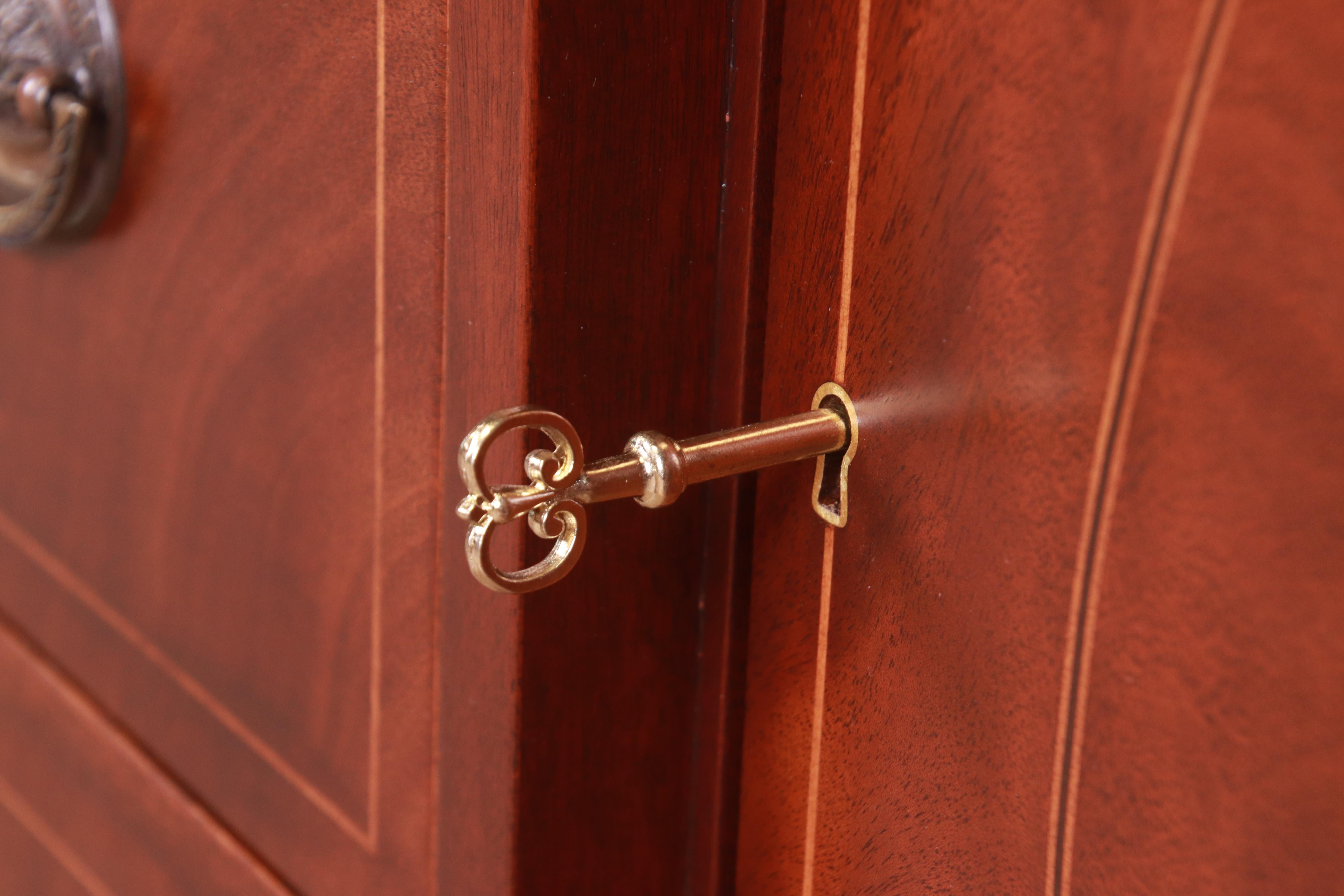 Baker Furniture Georgian Mahogany Sideboard Credenza or Bar Cabinet, Refinished For Sale 4