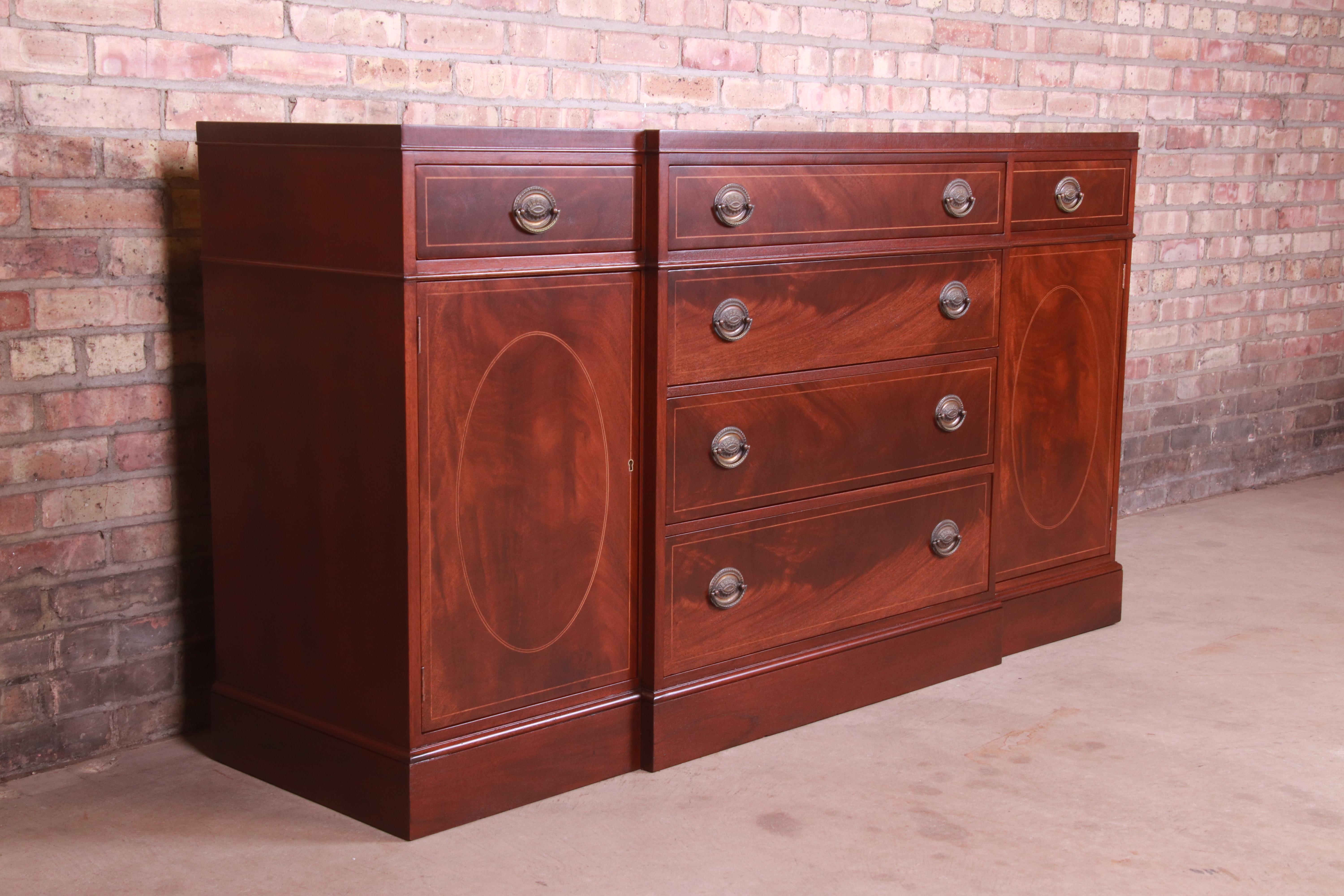 Baker Furniture Georgian Mahogany Sideboard Credenza or Bar Cabinet, Refinished In Good Condition For Sale In South Bend, IN