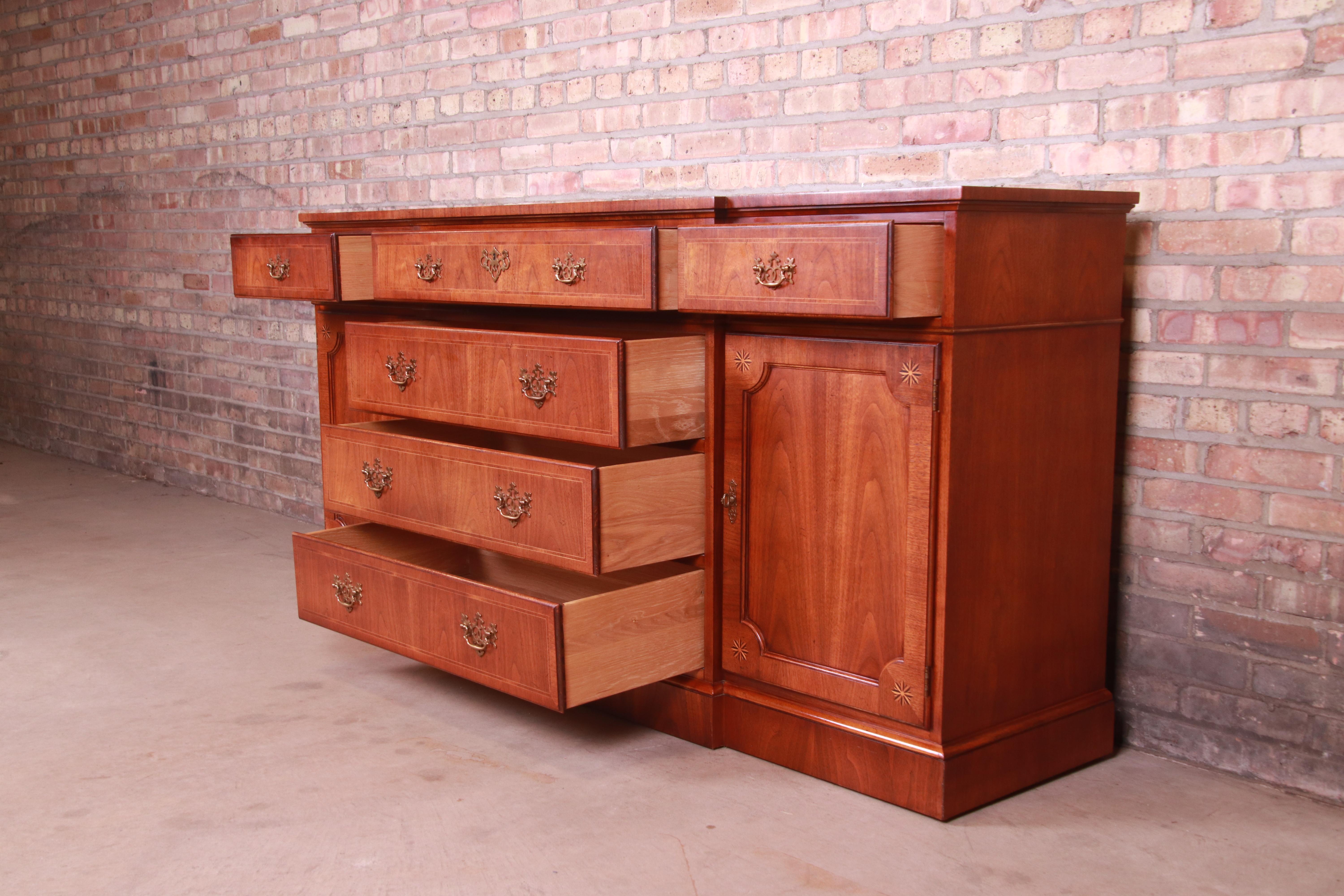 Baker Furniture Georgian Mahogany Sideboard or Bar Cabinet For Sale 1