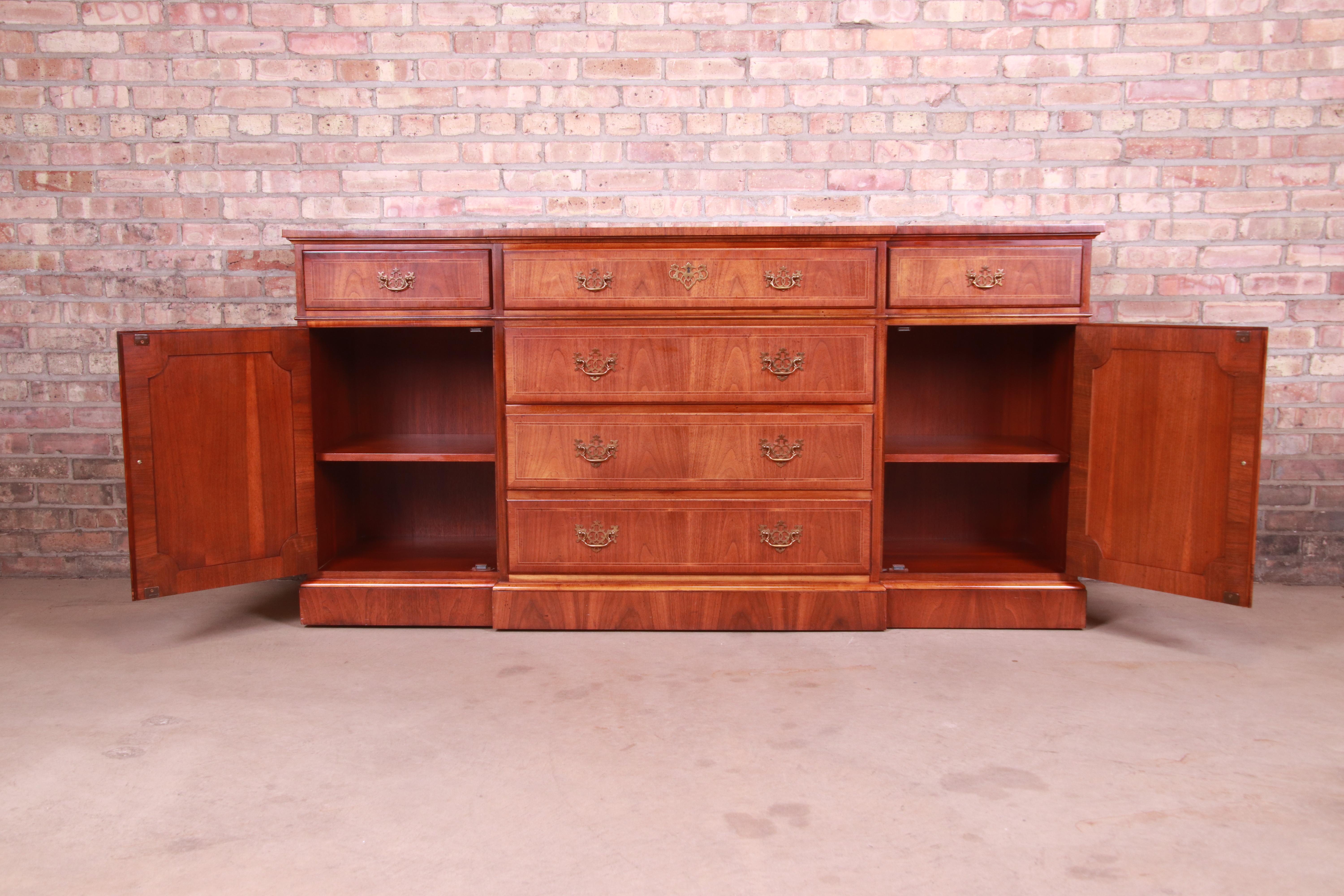 Baker Furniture Georgian Mahogany Sideboard or Bar Cabinet In Good Condition For Sale In South Bend, IN