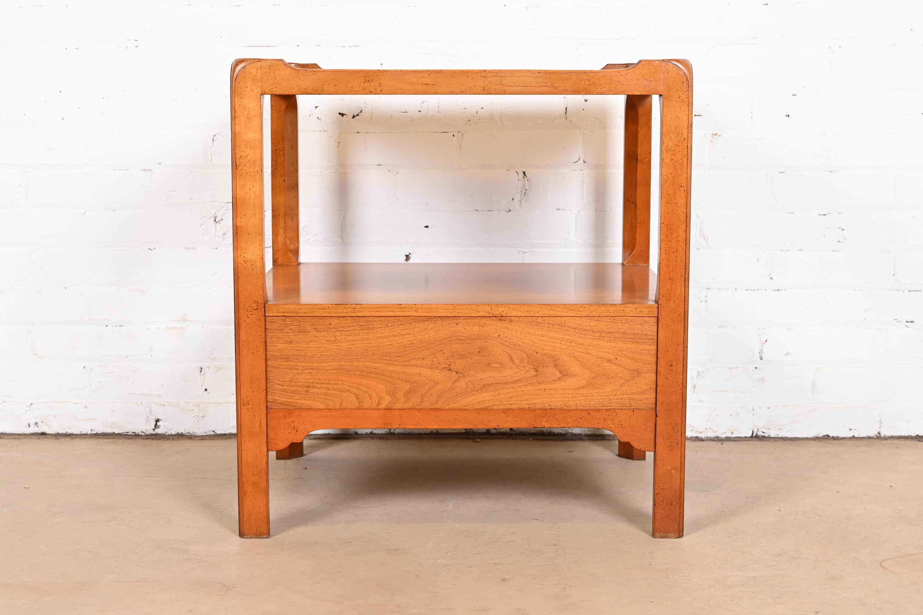 Mesilla de noche o auxiliar de caoba georgiana Baker Furniture en venta 5