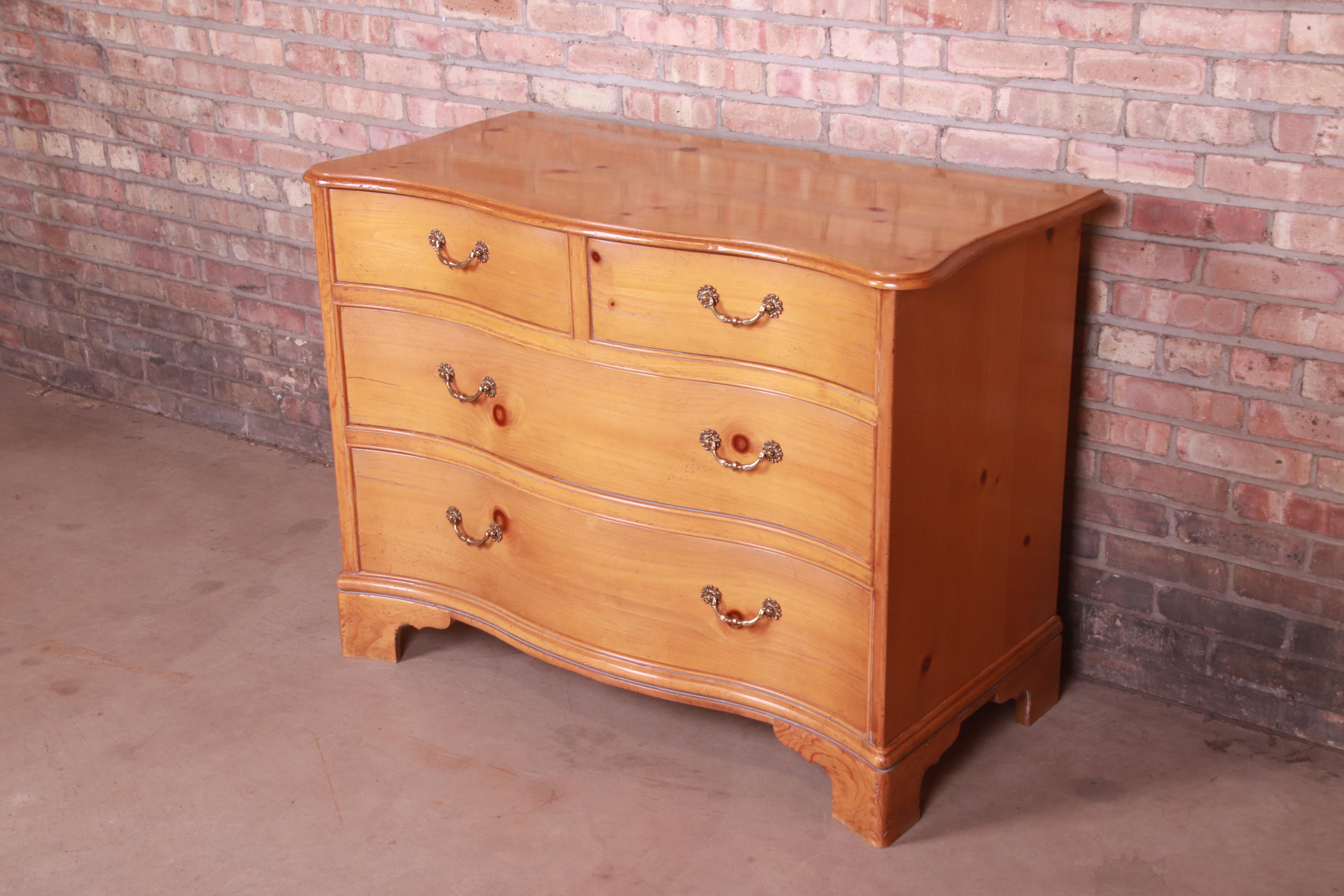Baker Furniture Georgian Pine Serpentine Chest of Drawers In Good Condition In South Bend, IN