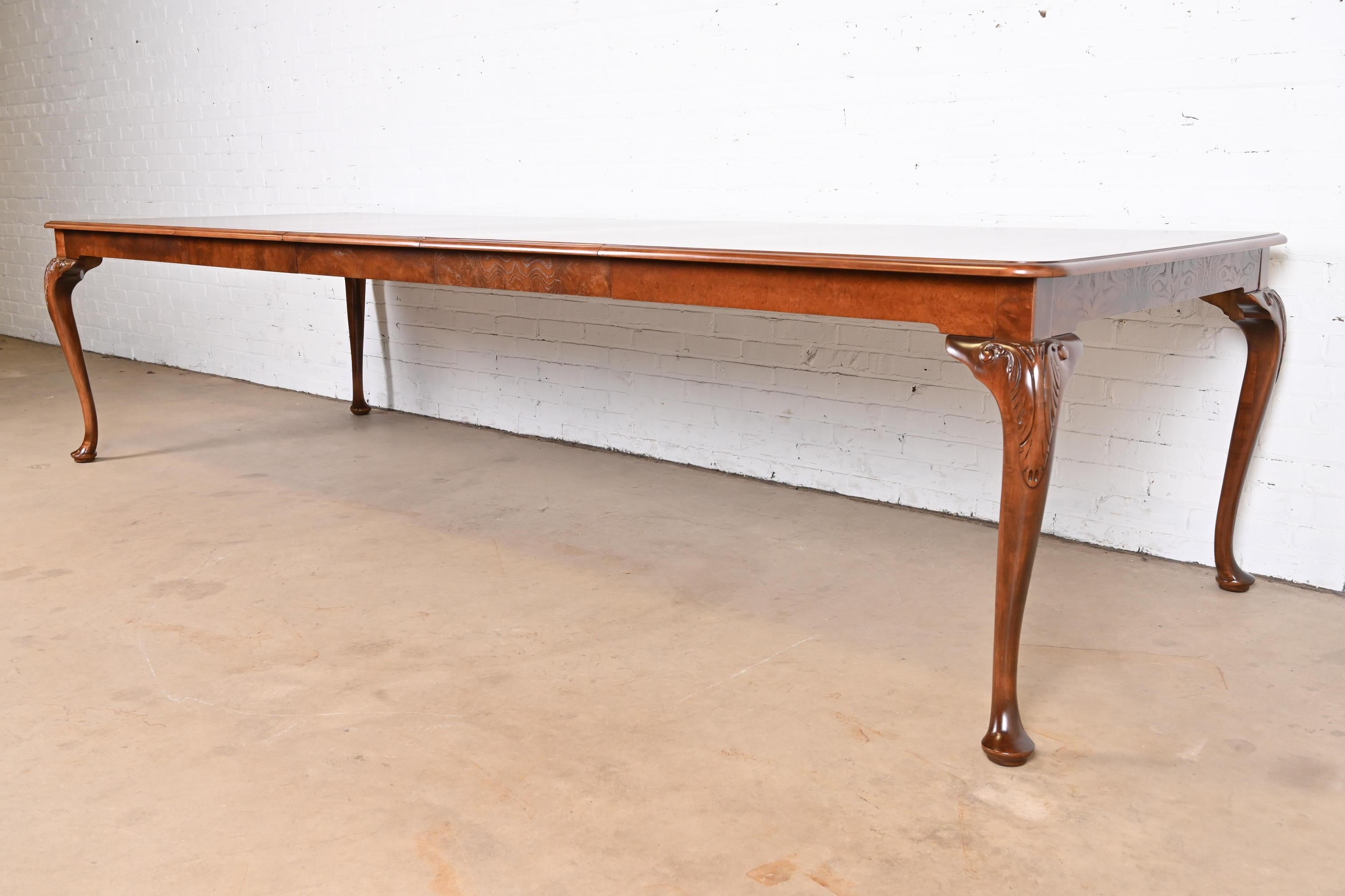 Late 20th Century Baker Furniture Georgian Queen Anne Walnut and Burl Dining Table, Refinished